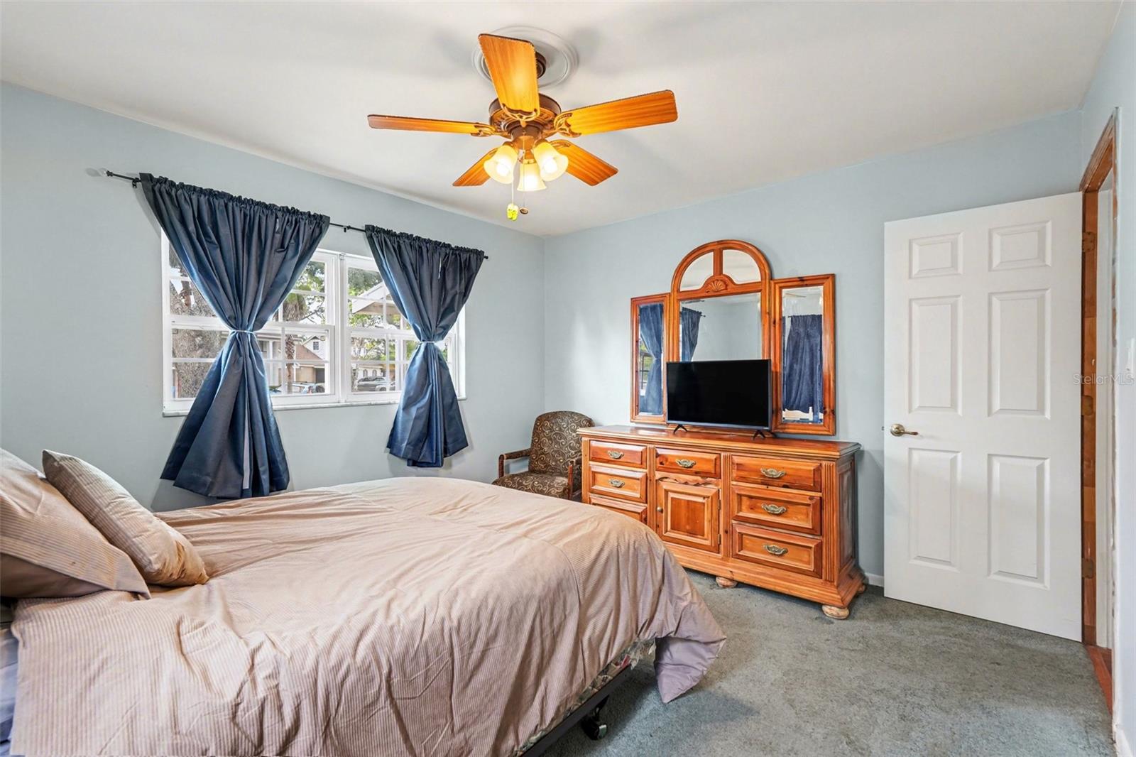 Image 16 of 39 For 7815 Woodlynne Avenue