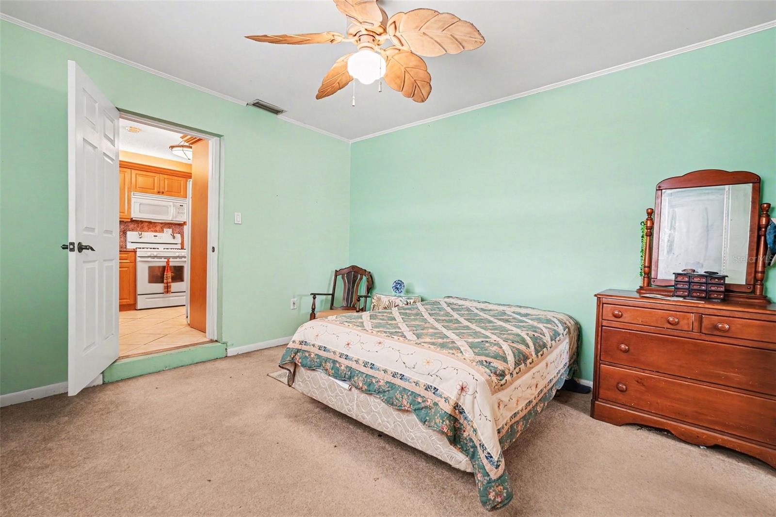 Image 18 of 39 For 7815 Woodlynne Avenue