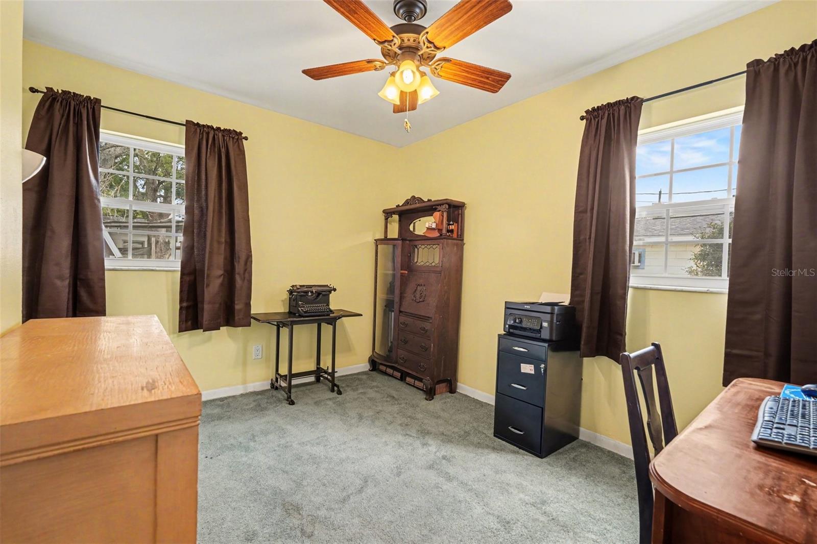 Image 20 of 39 For 7815 Woodlynne Avenue