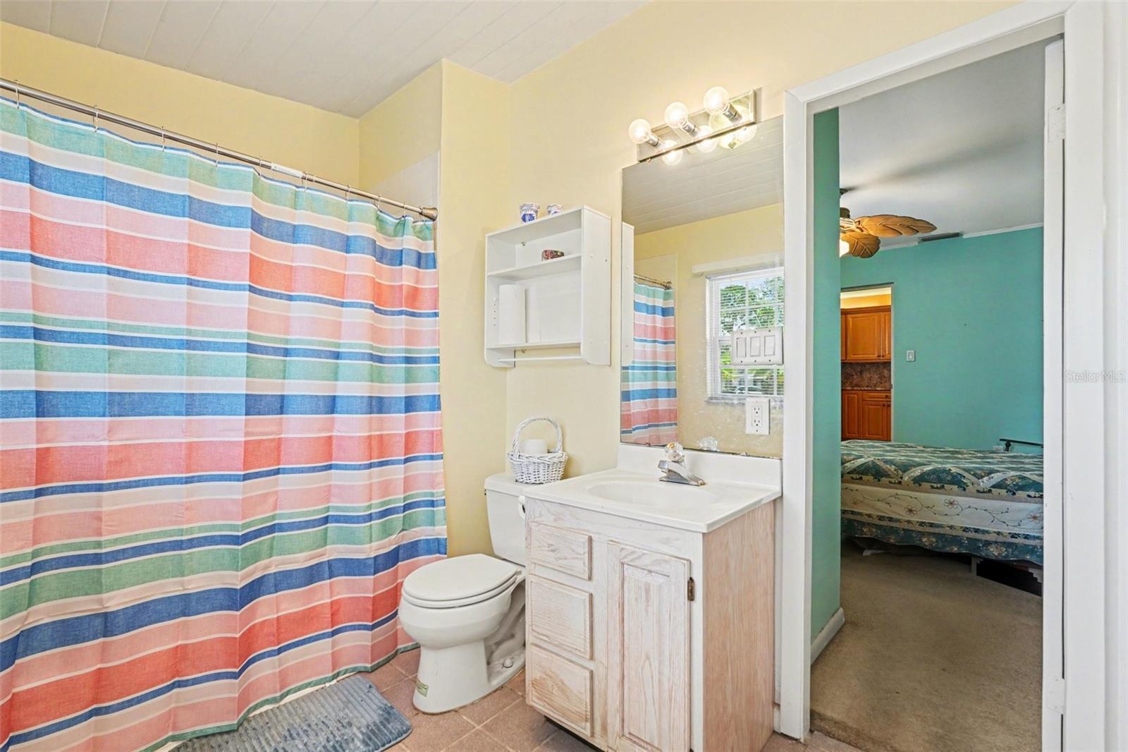 Image 22 of 39 For 7815 Woodlynne Avenue