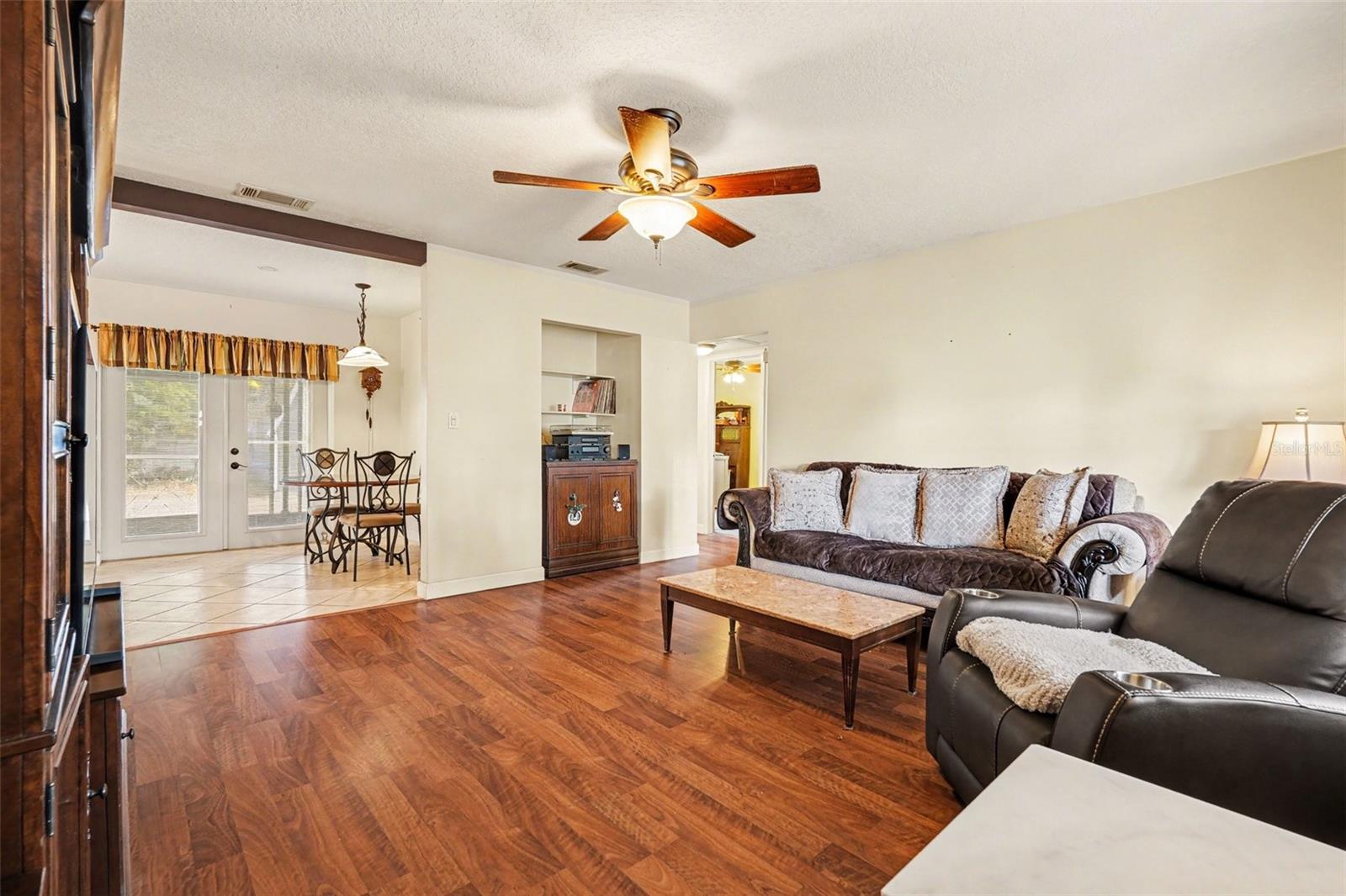 Image 8 of 39 For 7815 Woodlynne Avenue