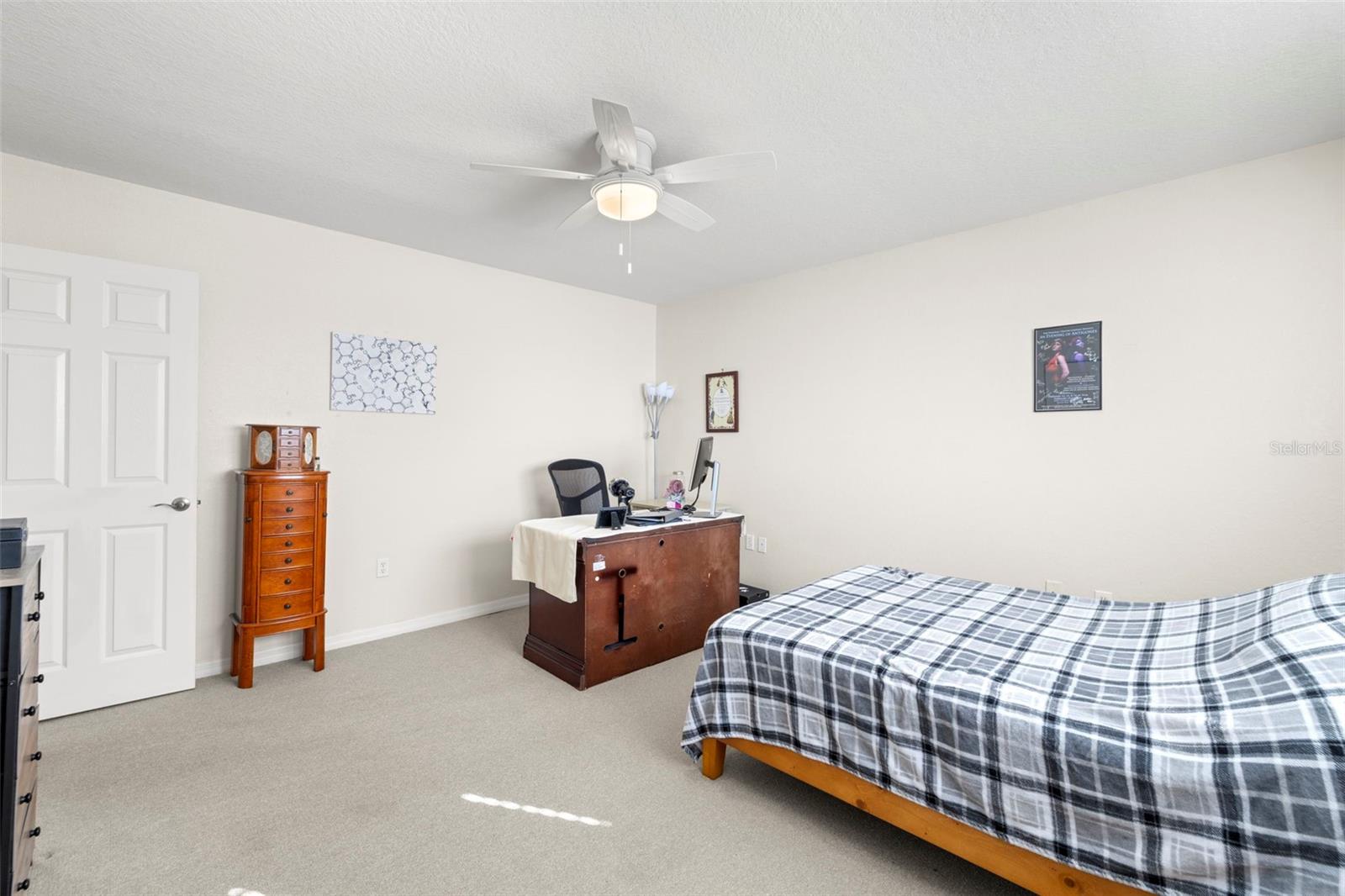 Image 14 of 29 For 6100 Gulfport Boulevard S 414