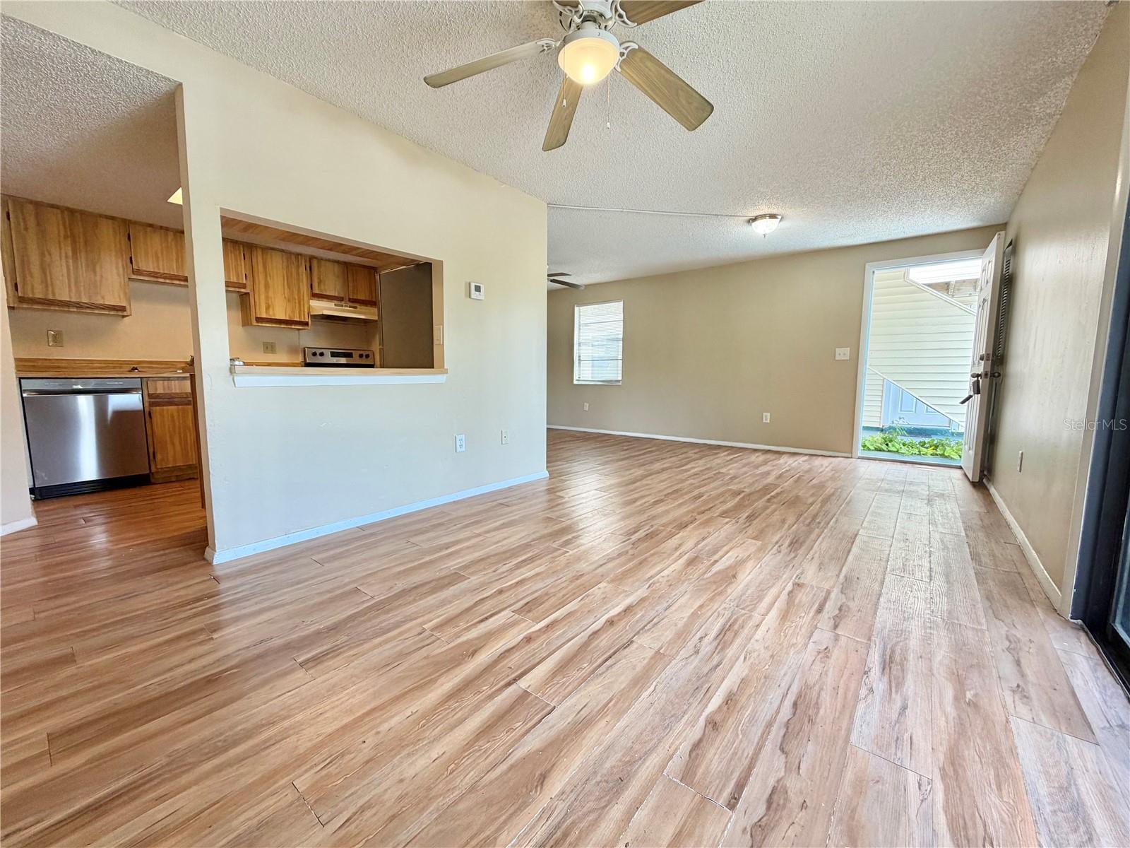 Image 4 of 57 For 129 Camphor Circle F