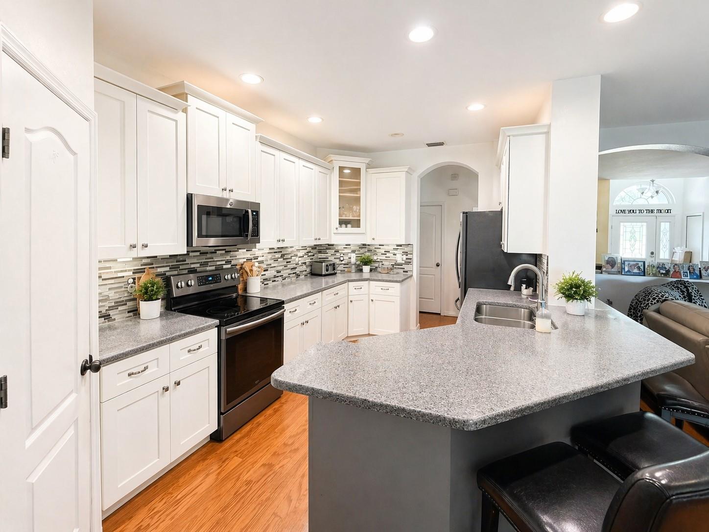 Image 2 of 23 For 1314 Emerald Hill Way