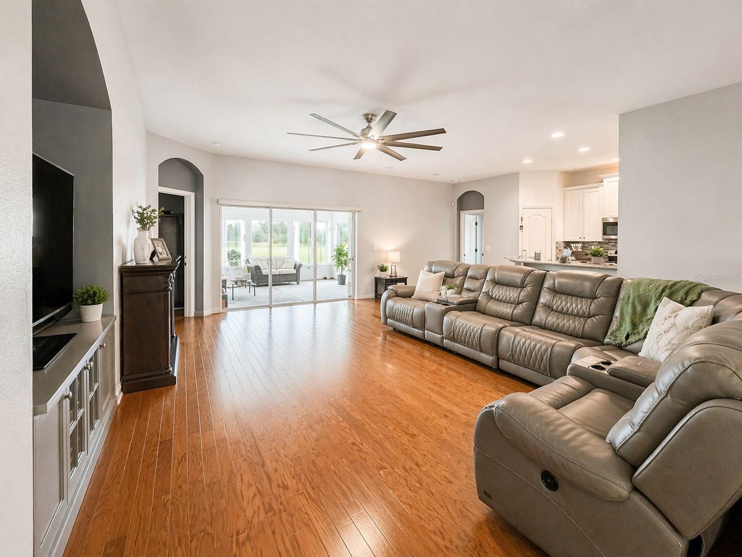 Image 4 of 23 For 1314 Emerald Hill Way