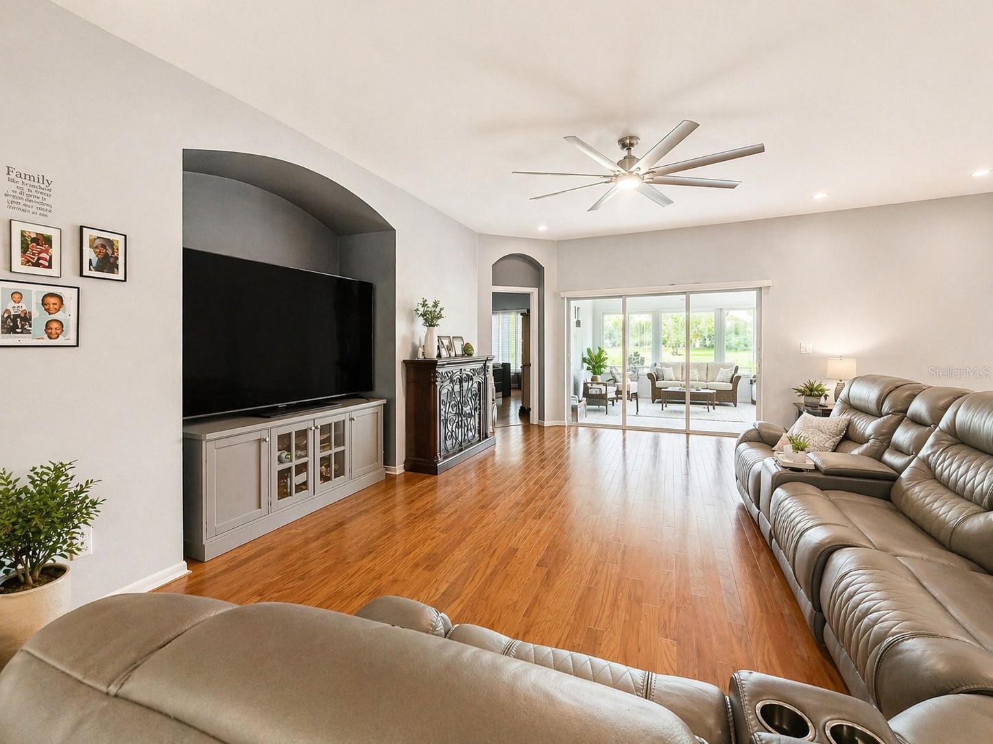 Image 5 of 23 For 1314 Emerald Hill Way