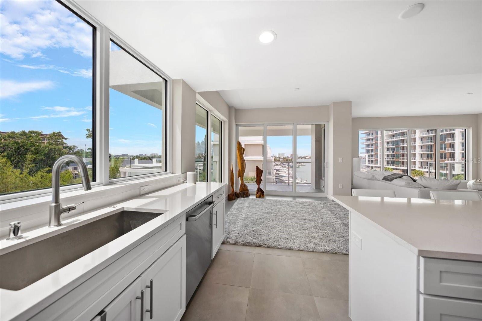 Image 34 of 38 For 900 Osceola Avenue 401