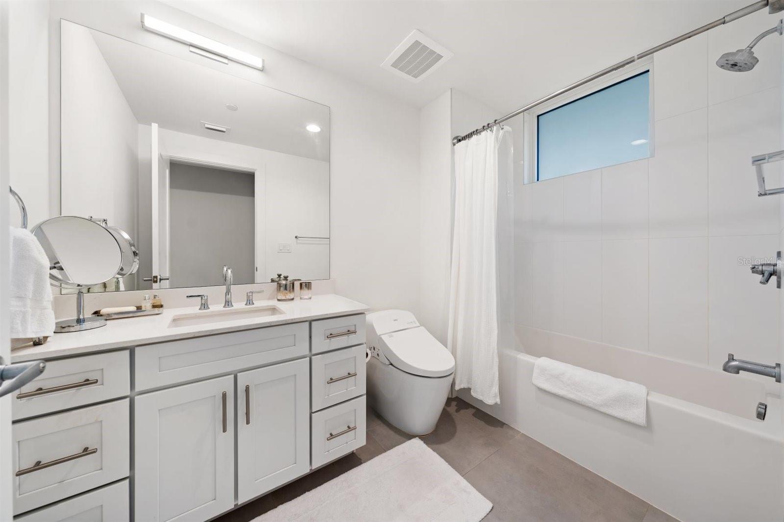 Image 36 of 38 For 900 Osceola Avenue 401