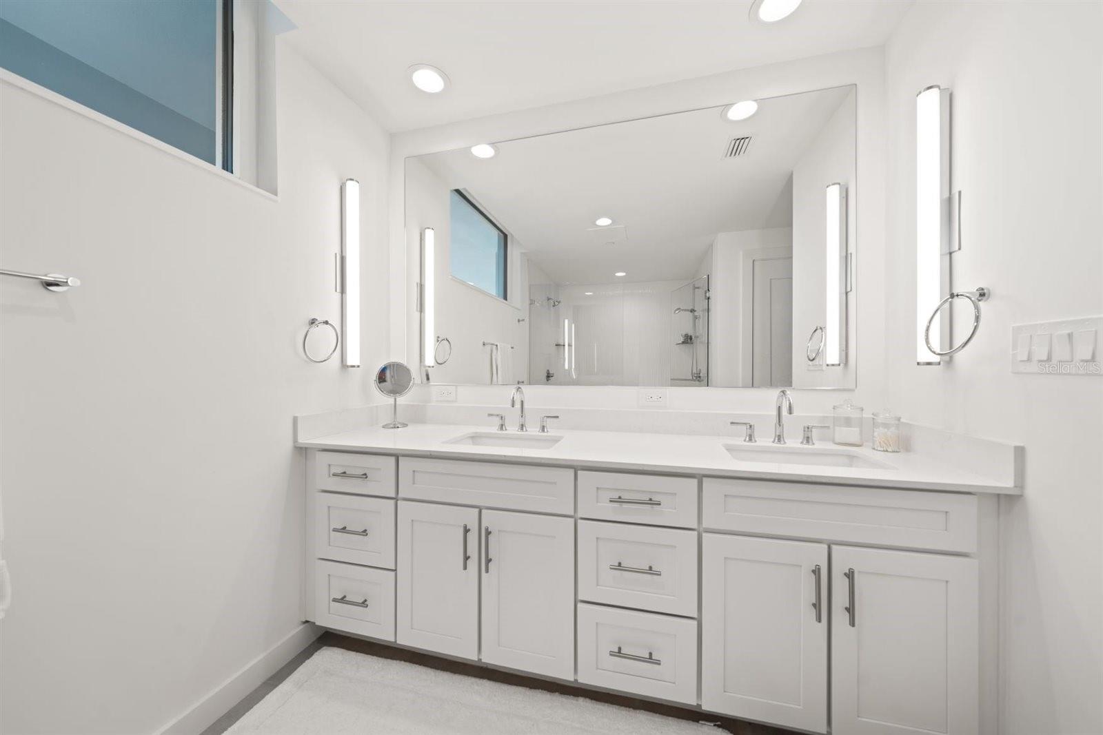 Image 37 of 38 For 900 Osceola Avenue 401