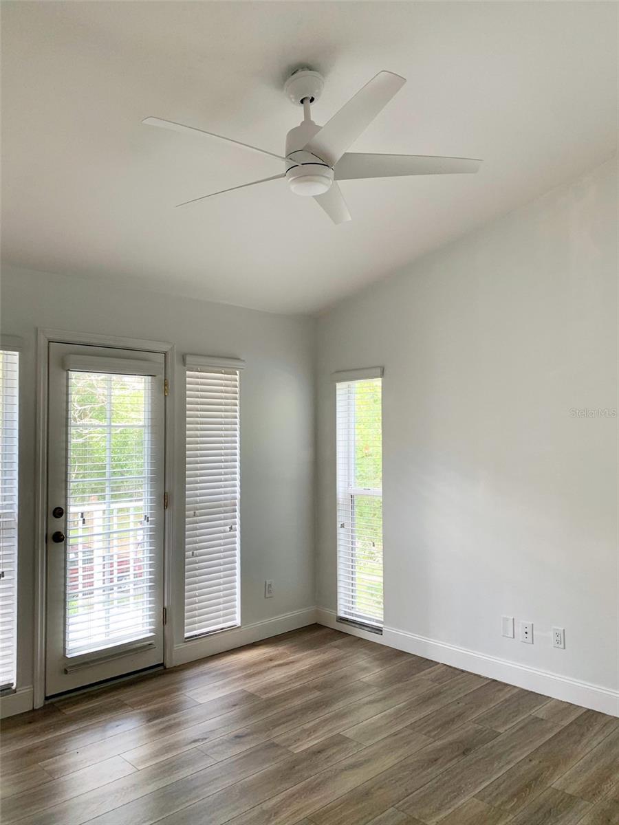 Image 12 of 17 For 1506 Bay Villa Place A