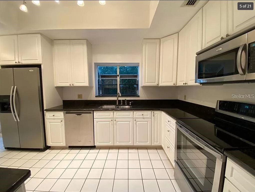 Image 3 of 17 For 1506 Bay Villa Place A