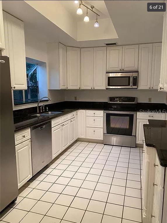 Image 4 of 17 For 1506 Bay Villa Place A