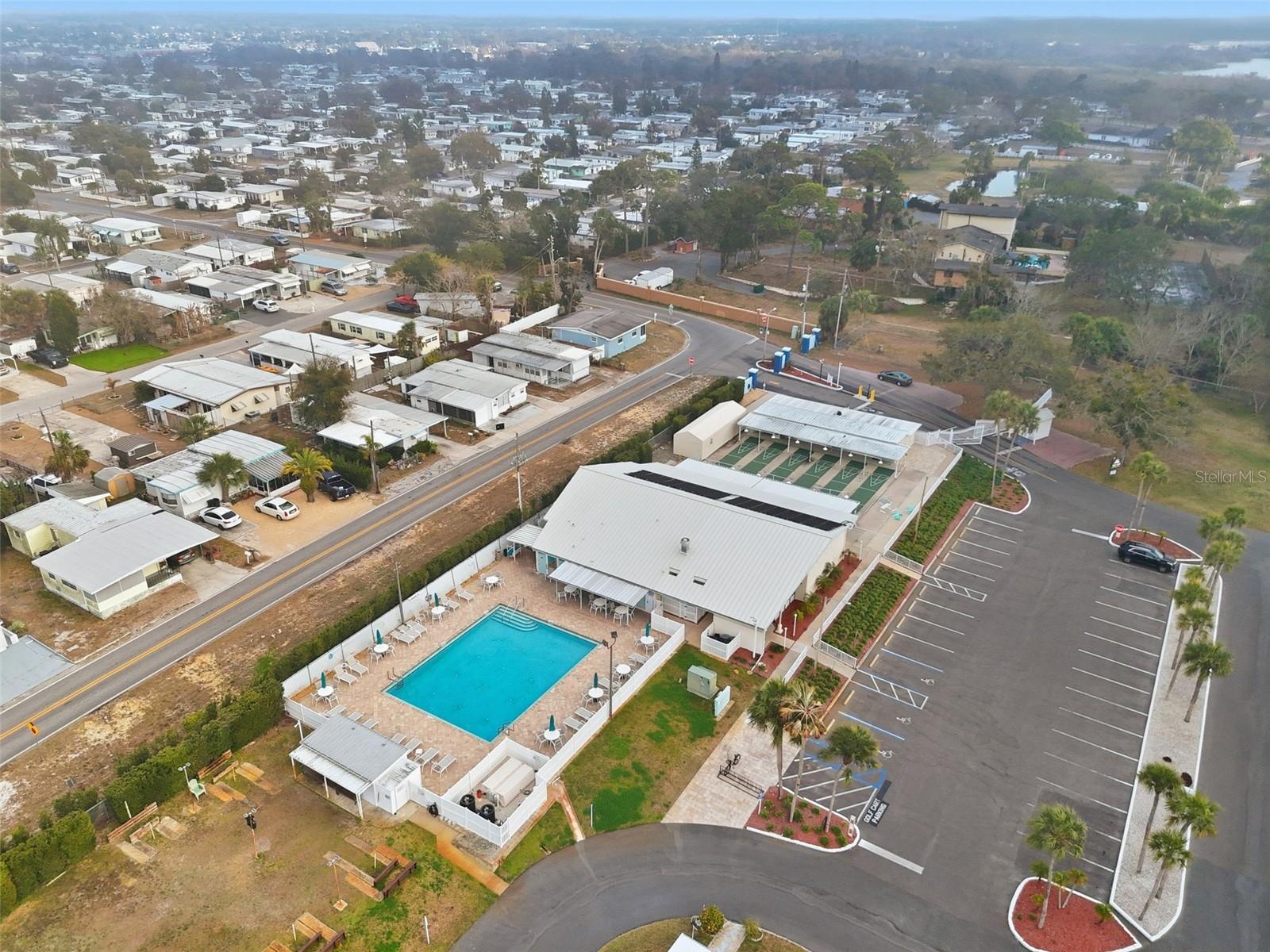 Listing photo id 14 for 2049 Manoa Drive