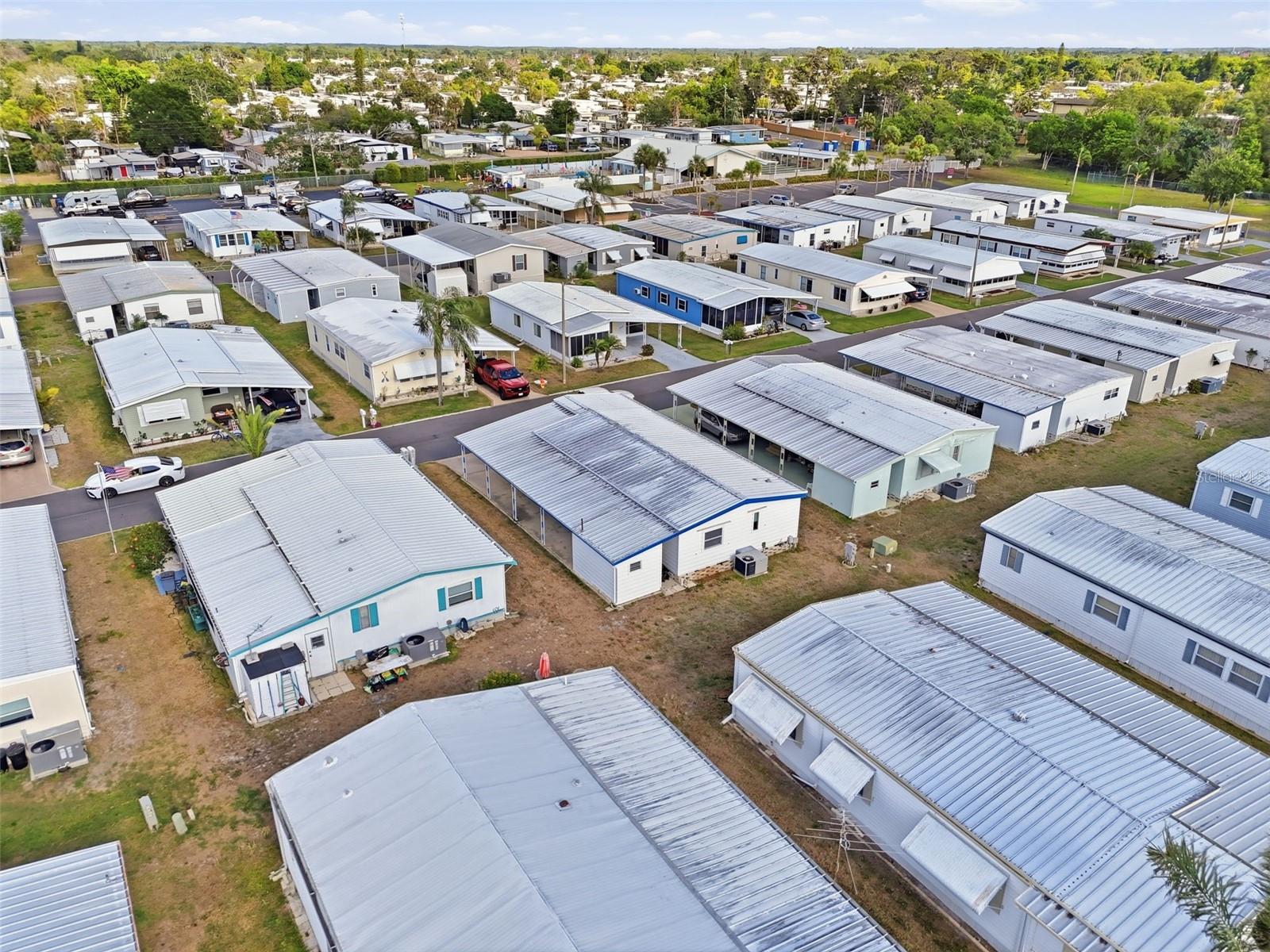 Listing photo id 21 for 2049 Manoa Drive