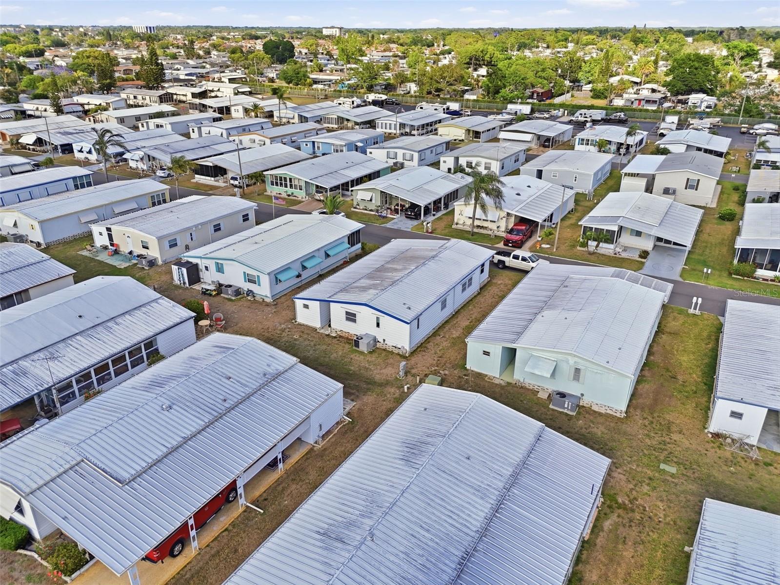 Listing photo id 22 for 2049 Manoa Drive