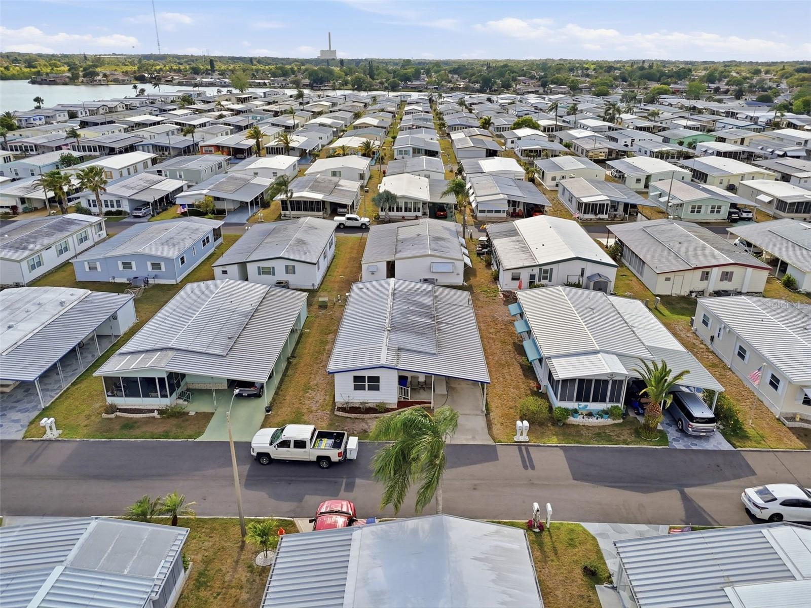 Listing photo id 26 for 2049 Manoa Drive