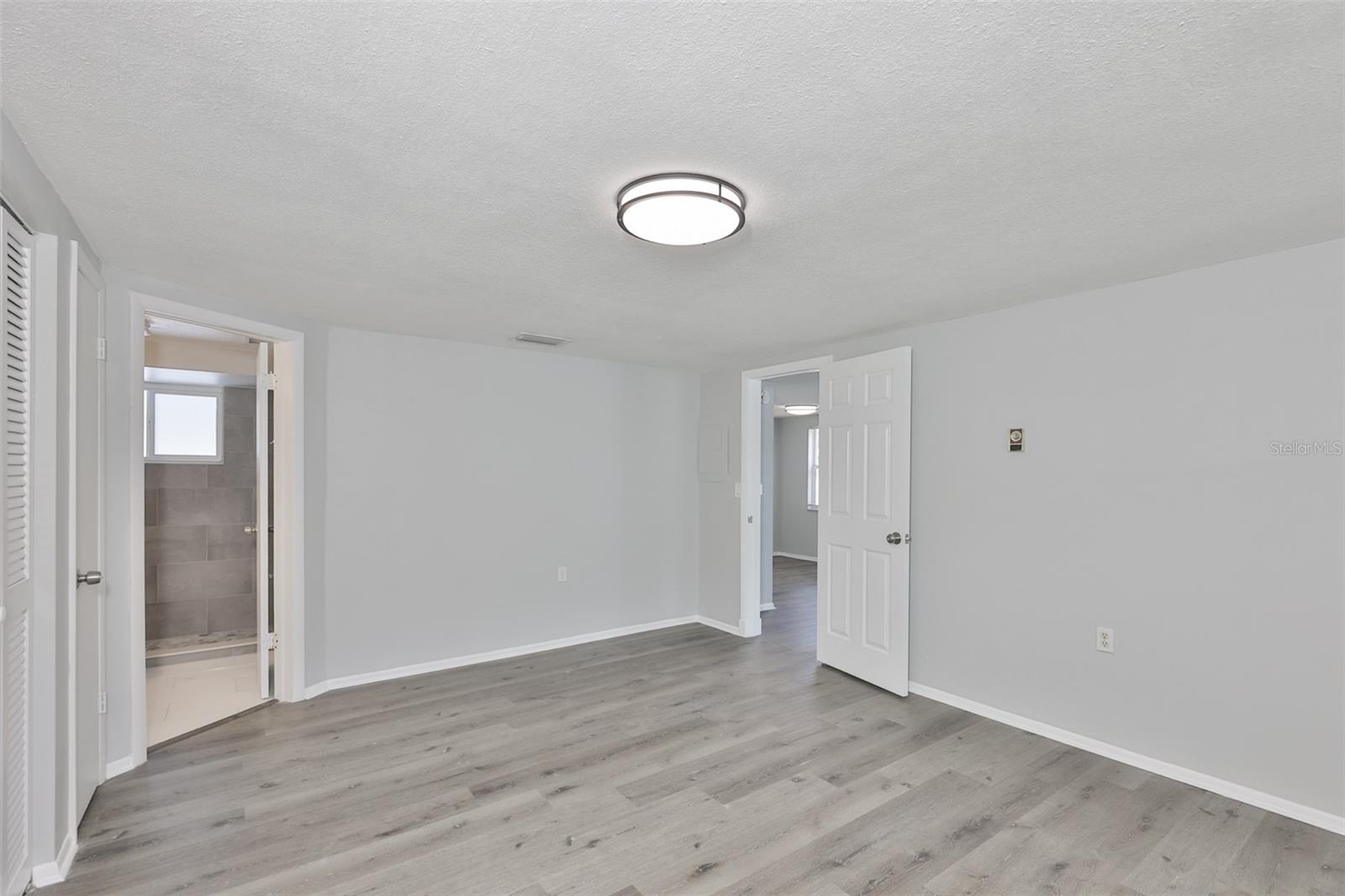 Image 21 of 32 For 5637 Golden Nugget Drive