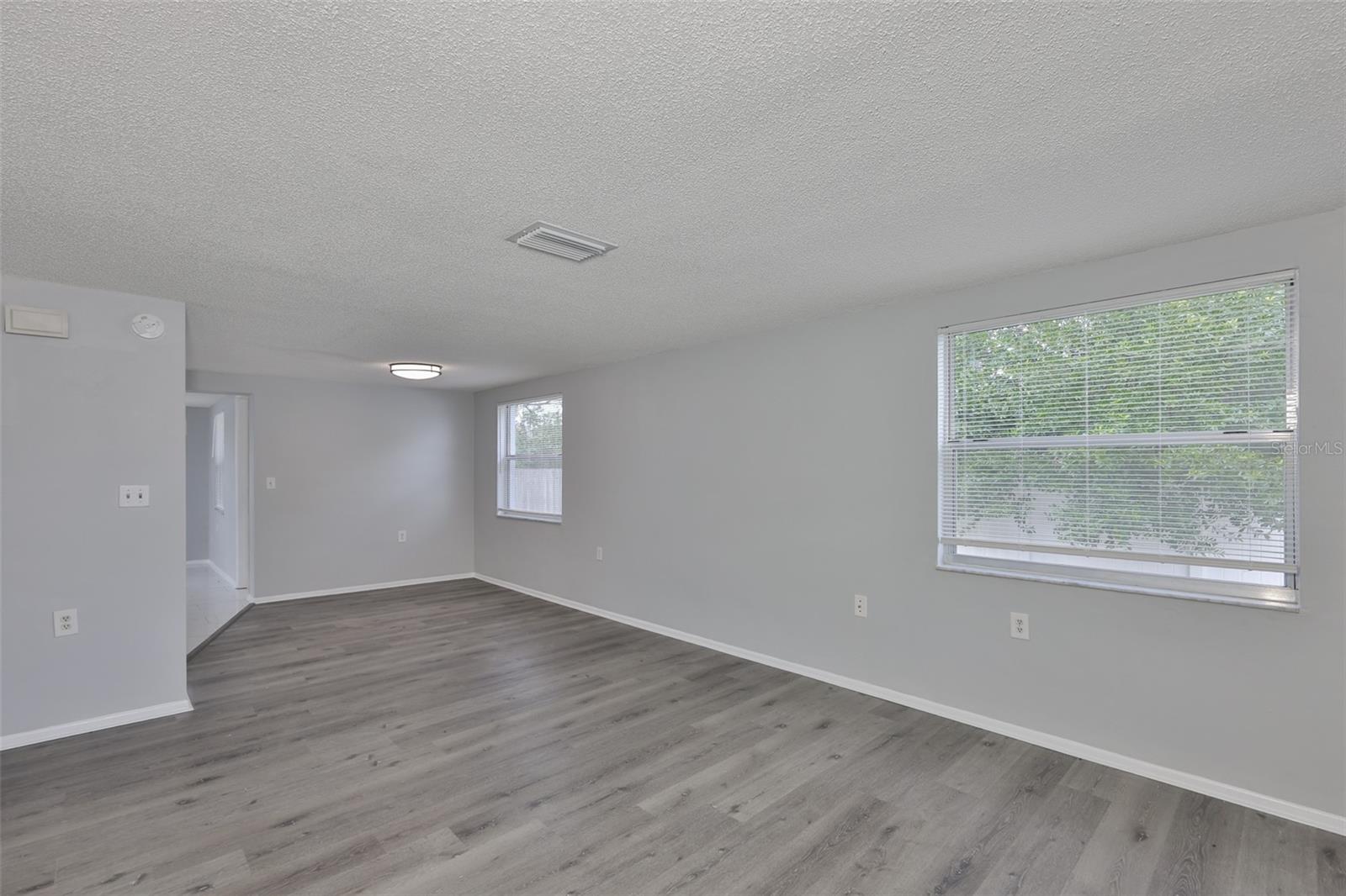 Image 4 of 32 For 5637 Golden Nugget Drive