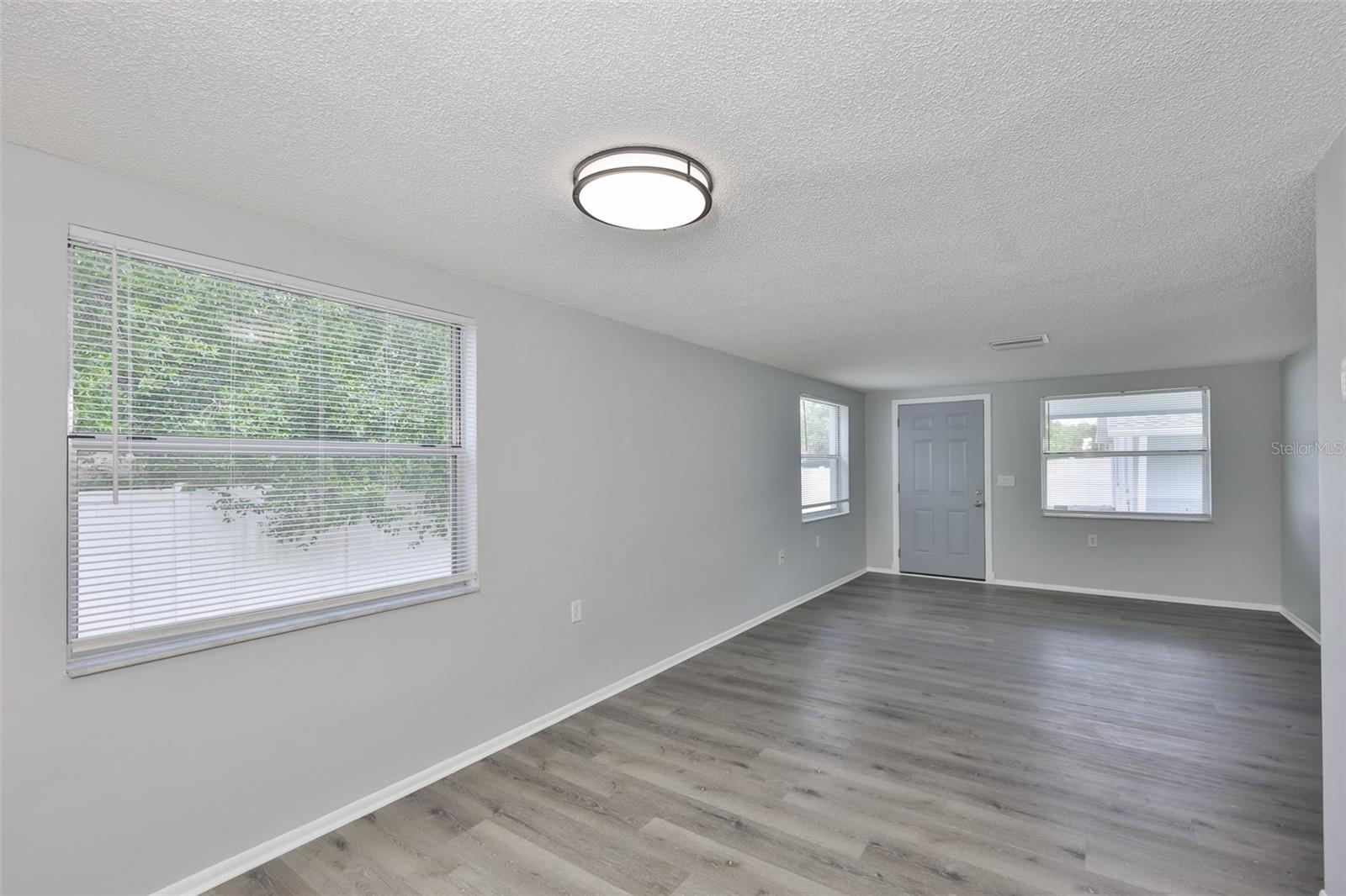 Image 5 of 32 For 5637 Golden Nugget Drive