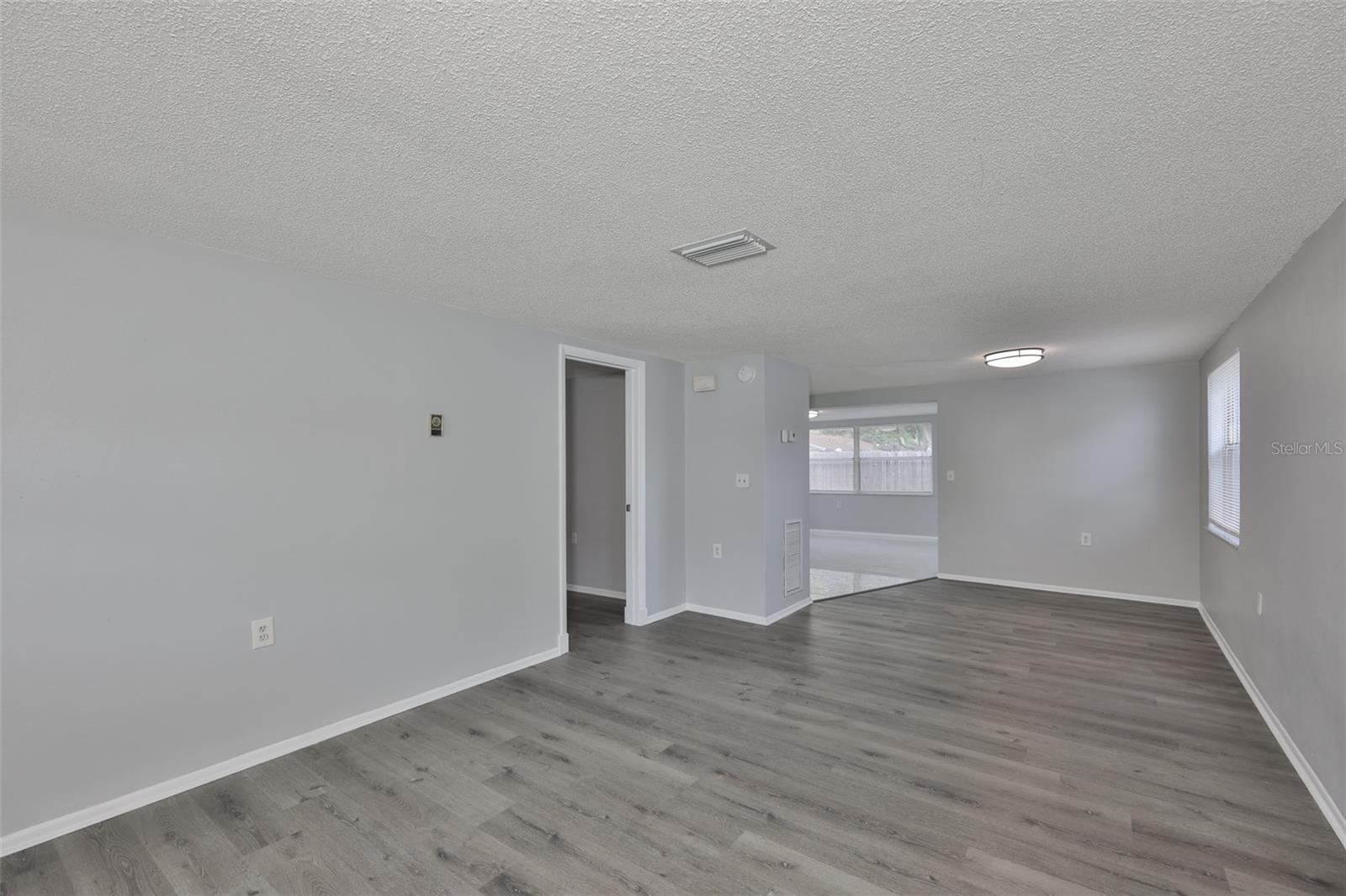 Image 6 of 32 For 5637 Golden Nugget Drive