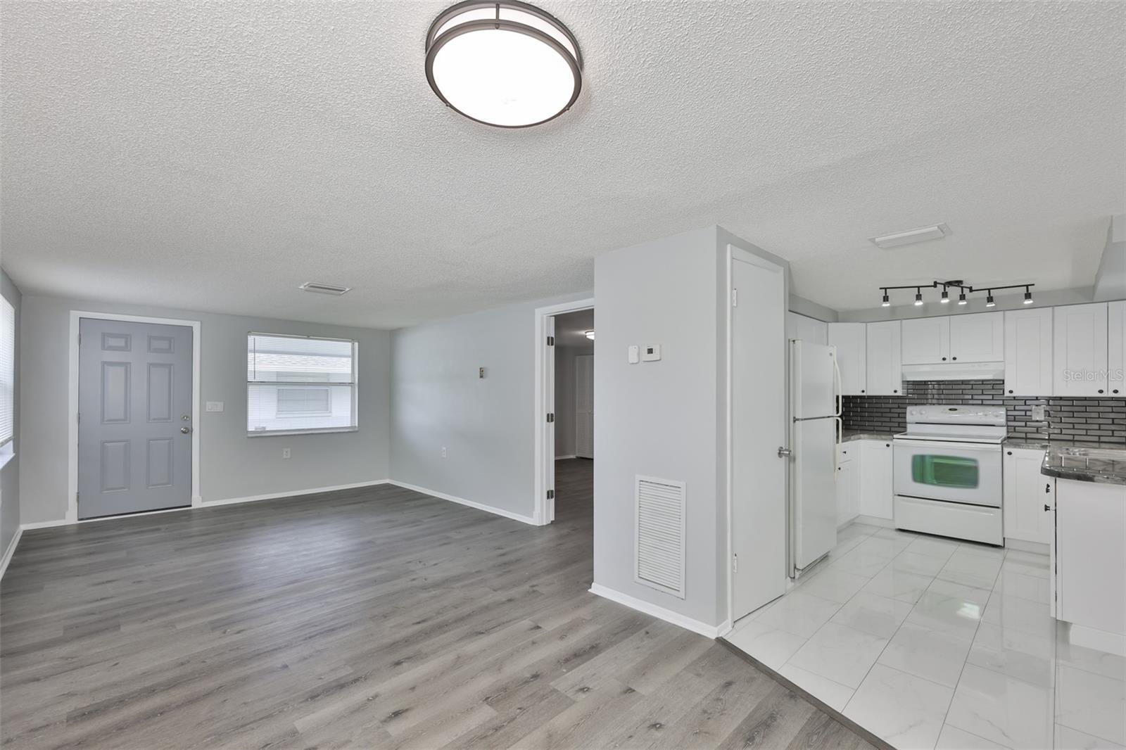 Image 7 of 32 For 5637 Golden Nugget Drive