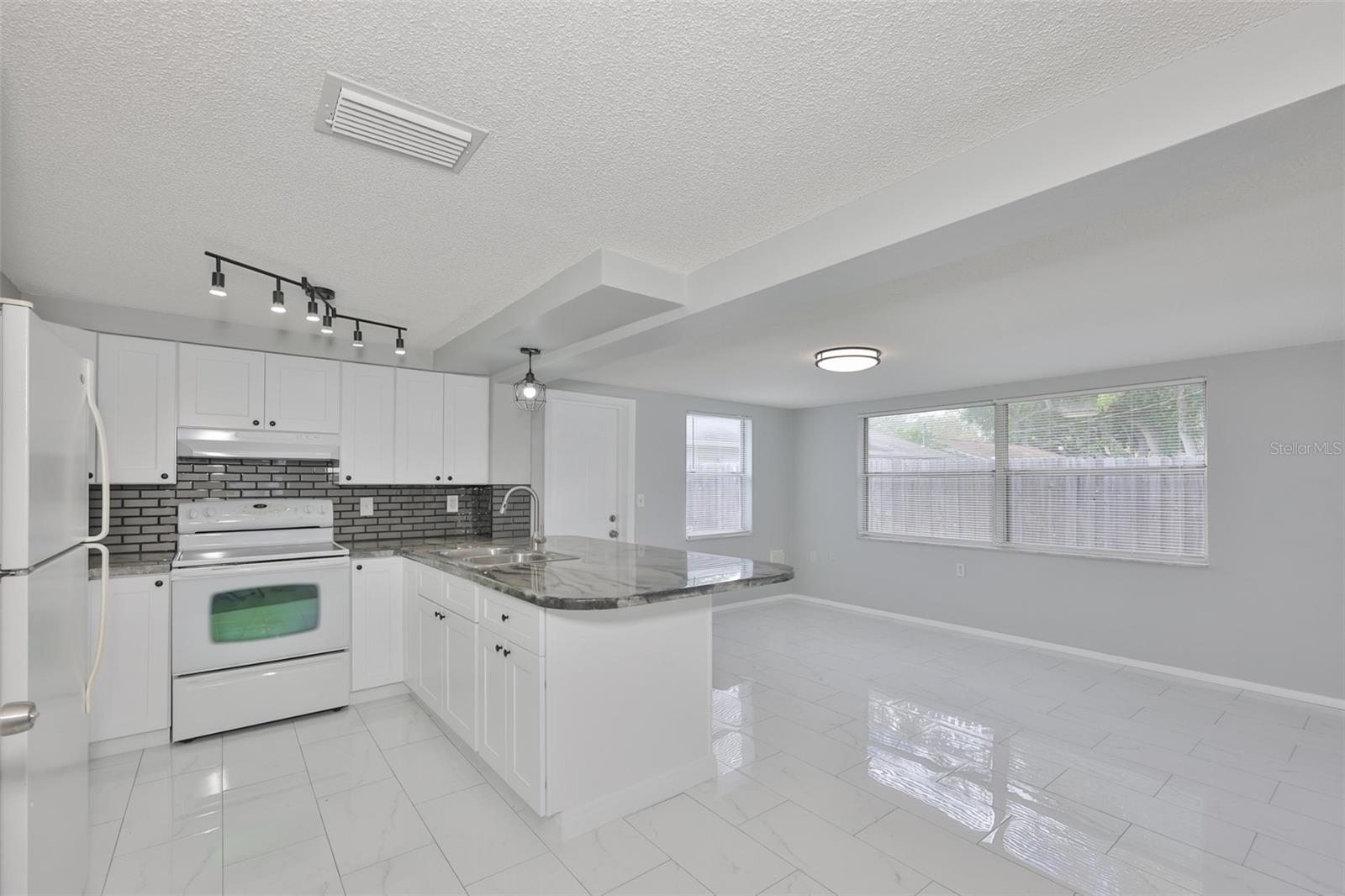 Image 8 of 32 For 5637 Golden Nugget Drive