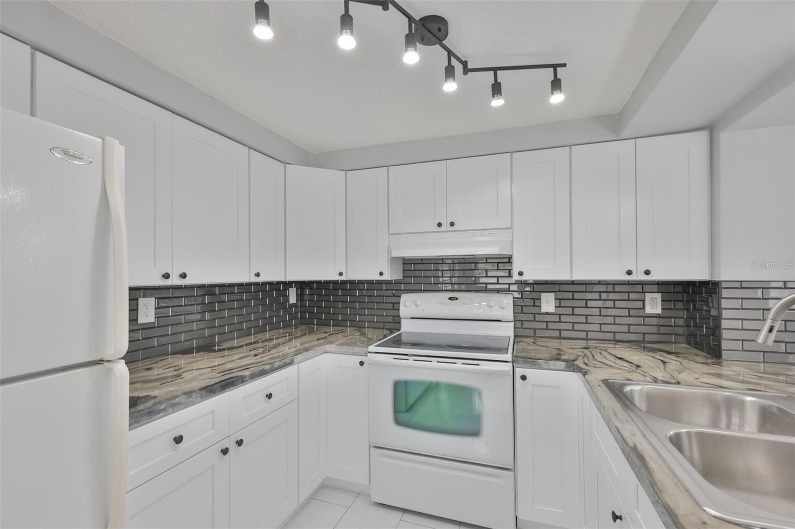 Image 9 of 32 For 5637 Golden Nugget Drive