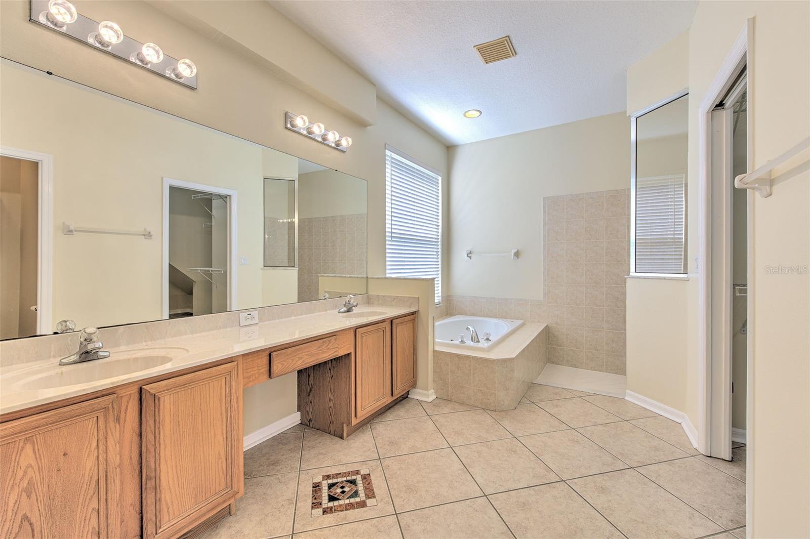 Image 17 of 34 For 27601 Baybrook Loop