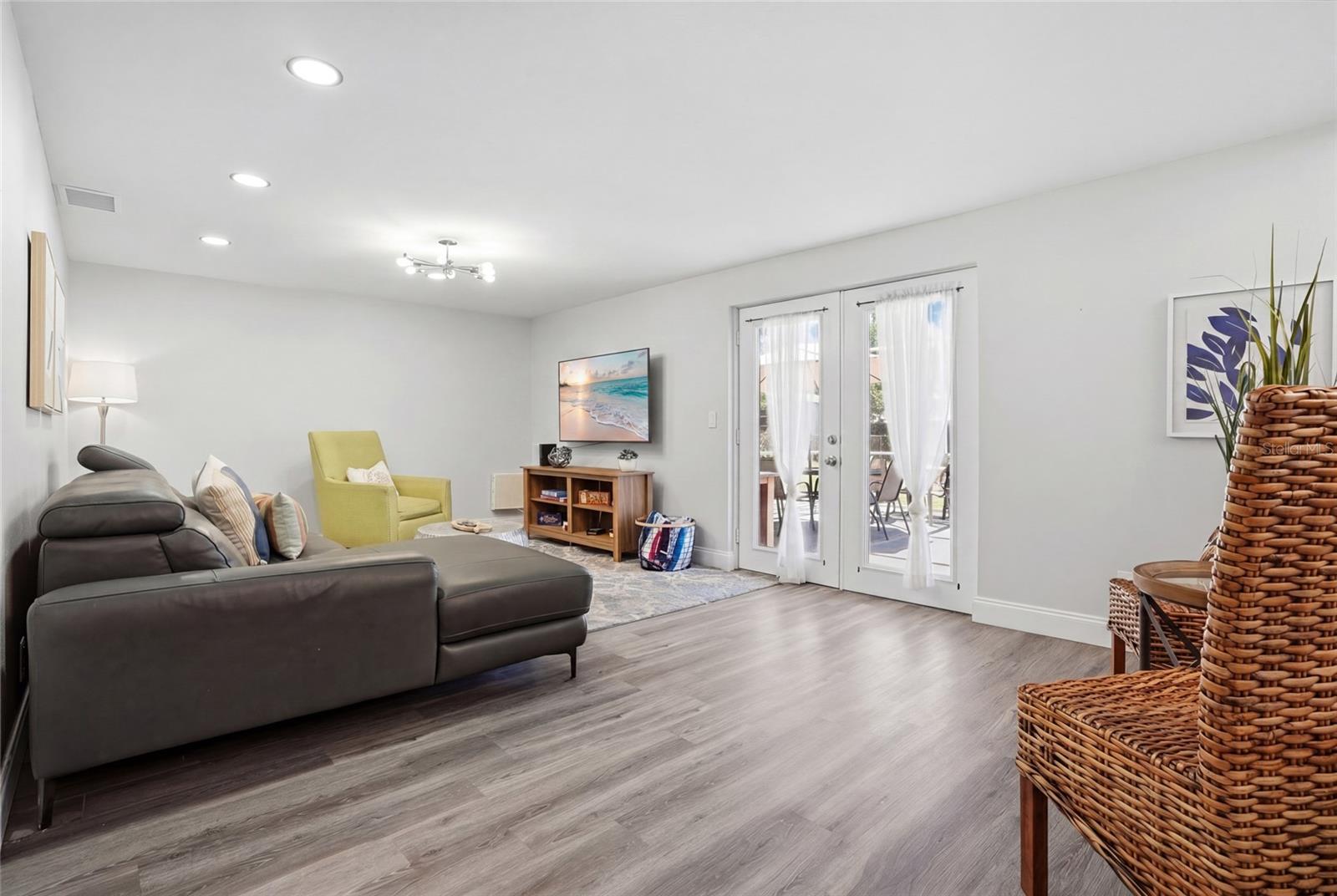 Image 14 of 38 For 721 Village Place