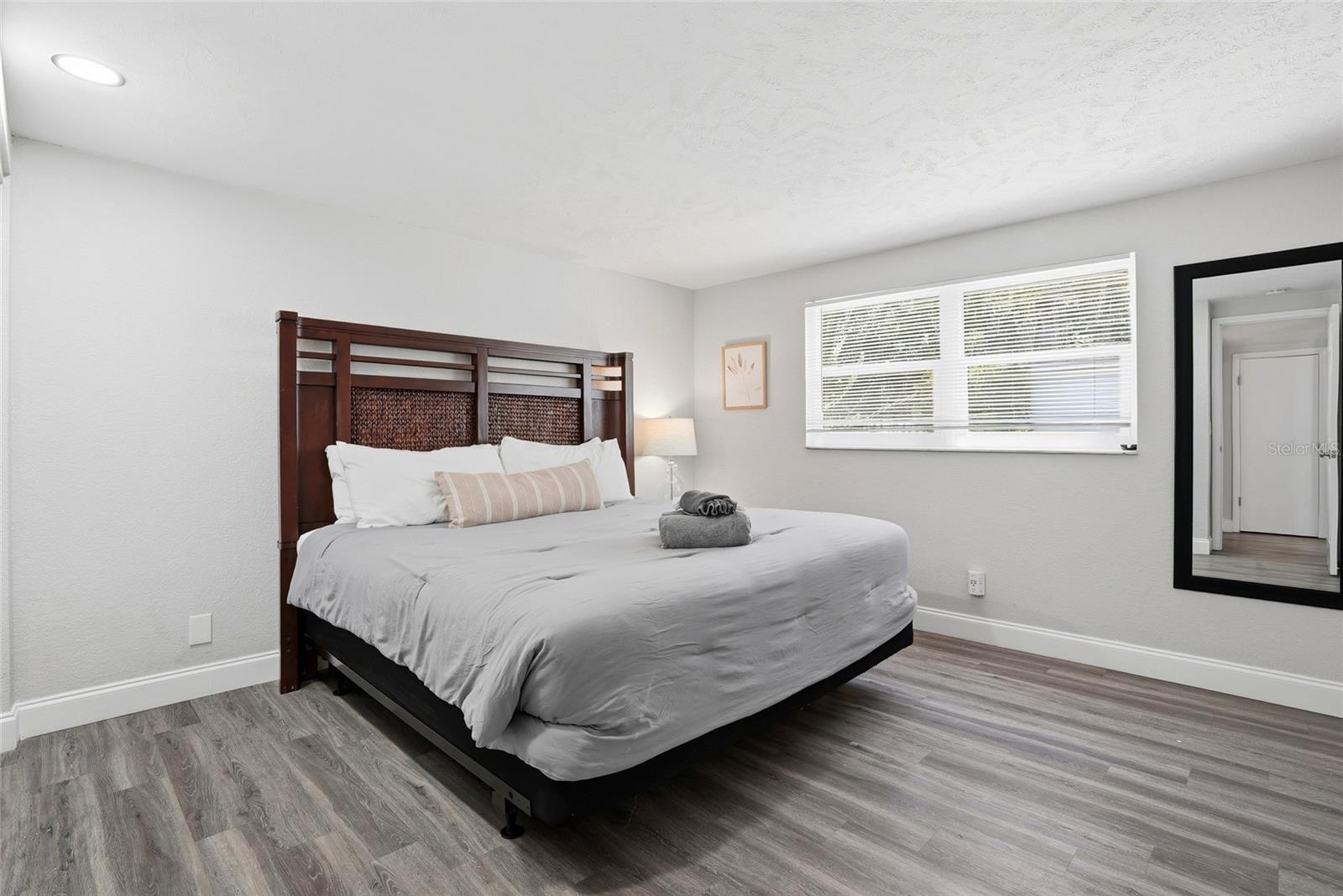 Image 17 of 38 For 721 Village Place