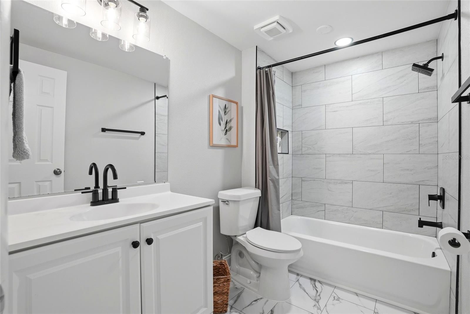 Image 19 of 38 For 721 Village Place