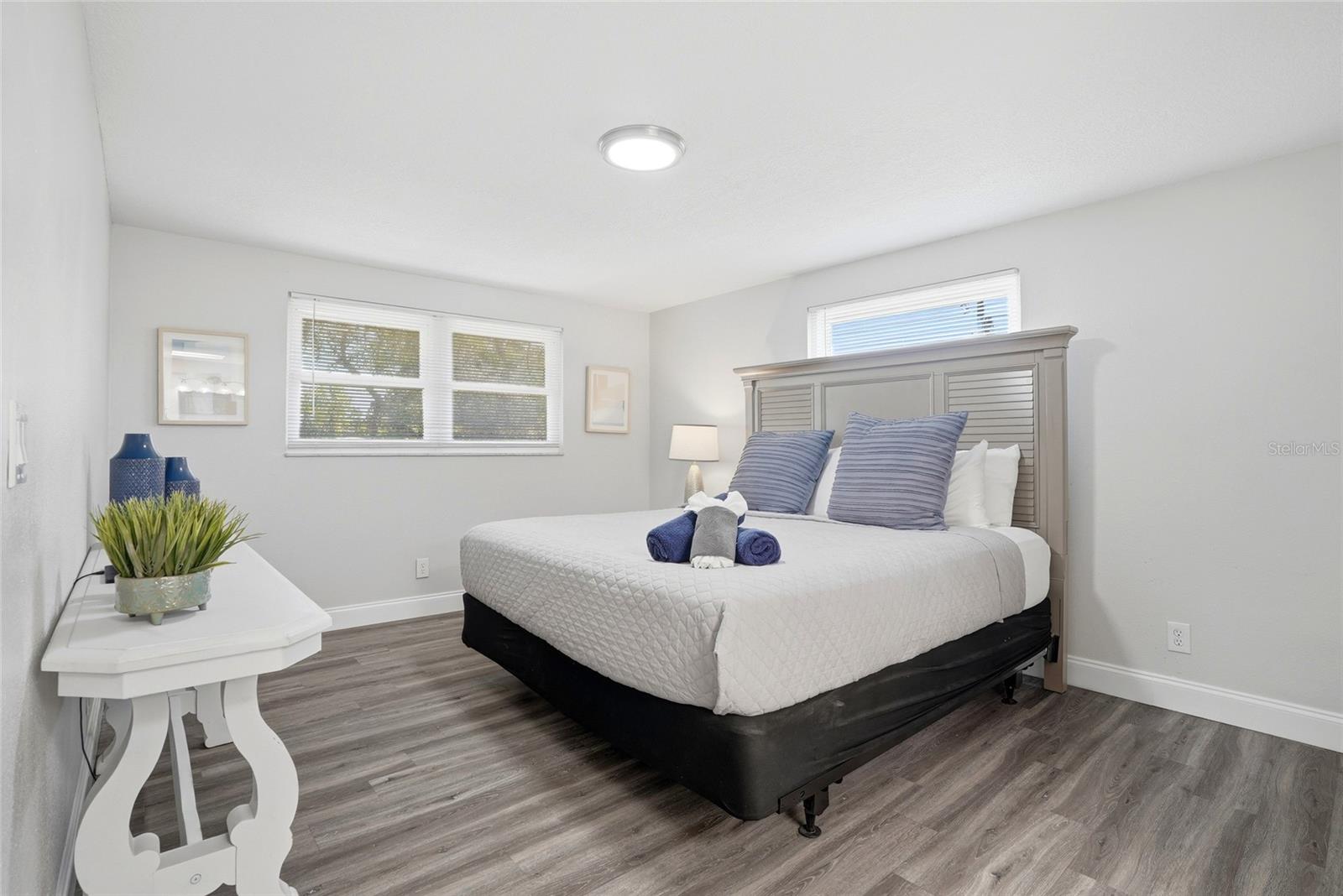 Image 20 of 38 For 721 Village Place