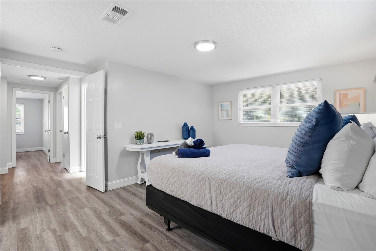 Image 21 of 38 For 721 Village Place