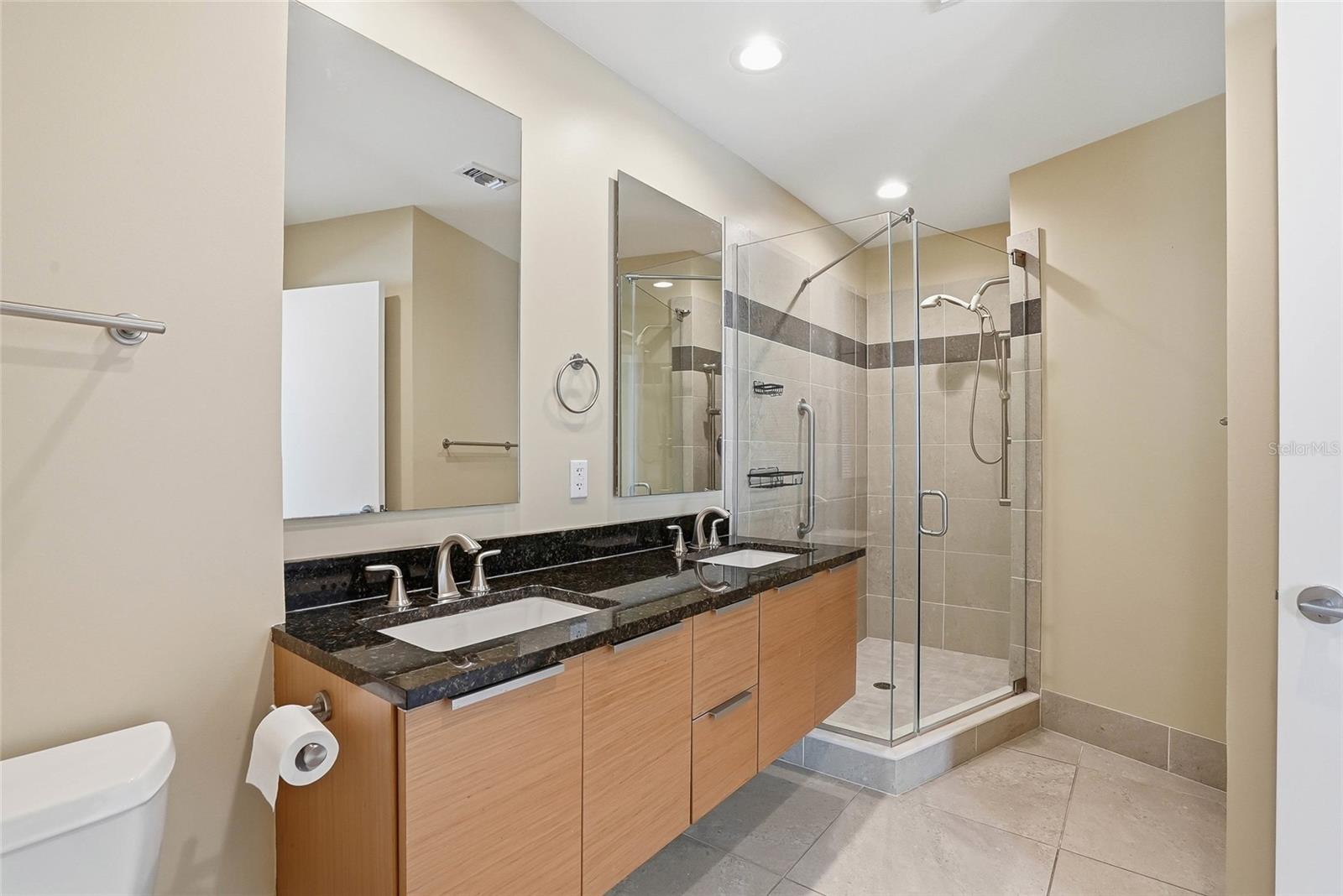Image 22 of 44 For 175 1st Street S 303