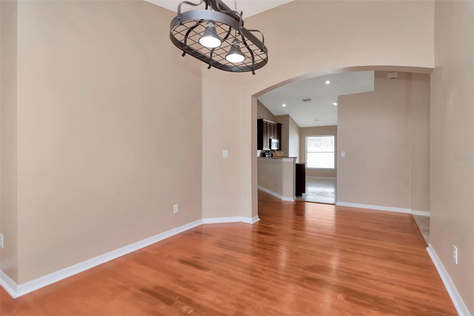 Listing photo id 10 for 3201 Dunstable Drive