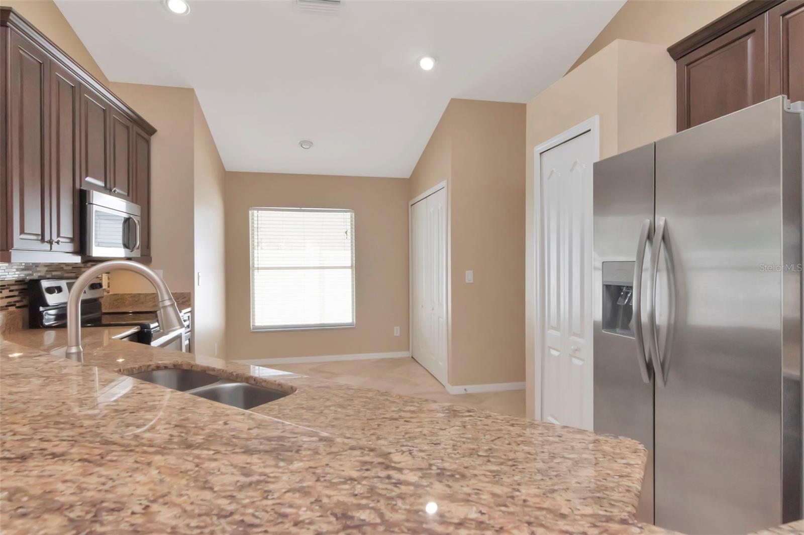 Listing photo id 14 for 3201 Dunstable Drive