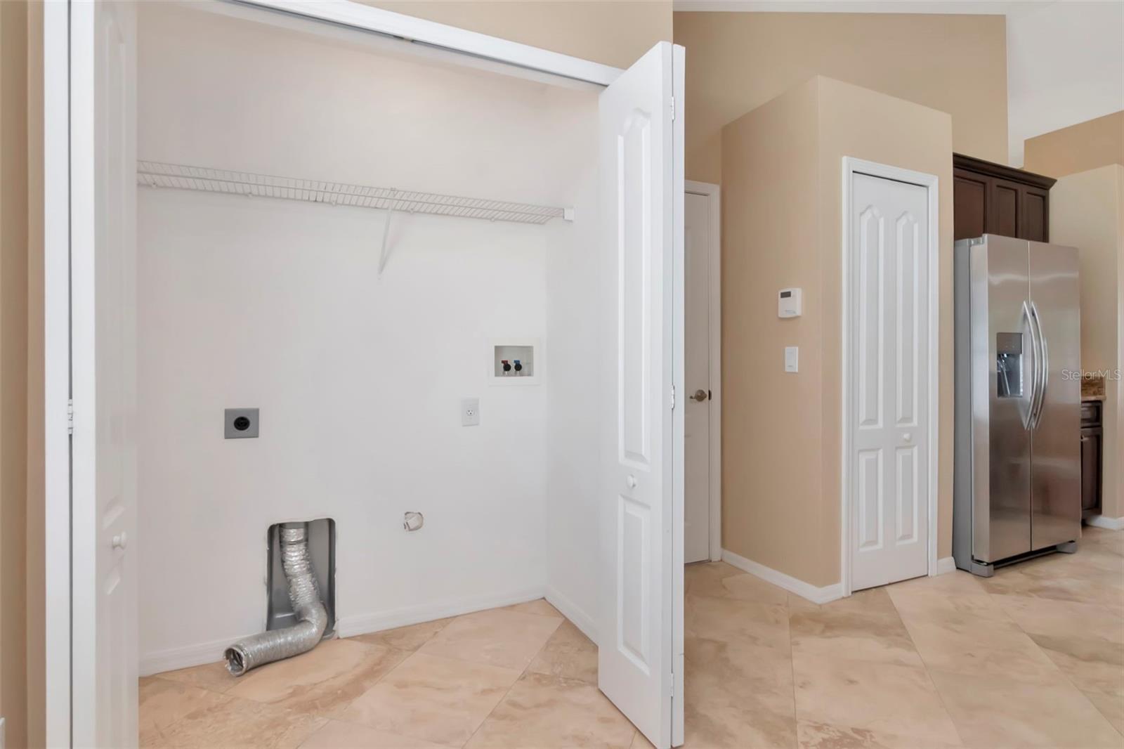 Listing photo id 20 for 3201 Dunstable Drive