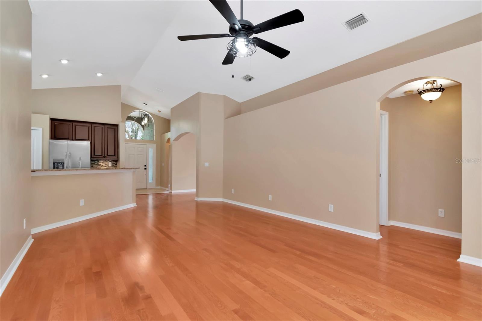 Listing photo id 25 for 3201 Dunstable Drive