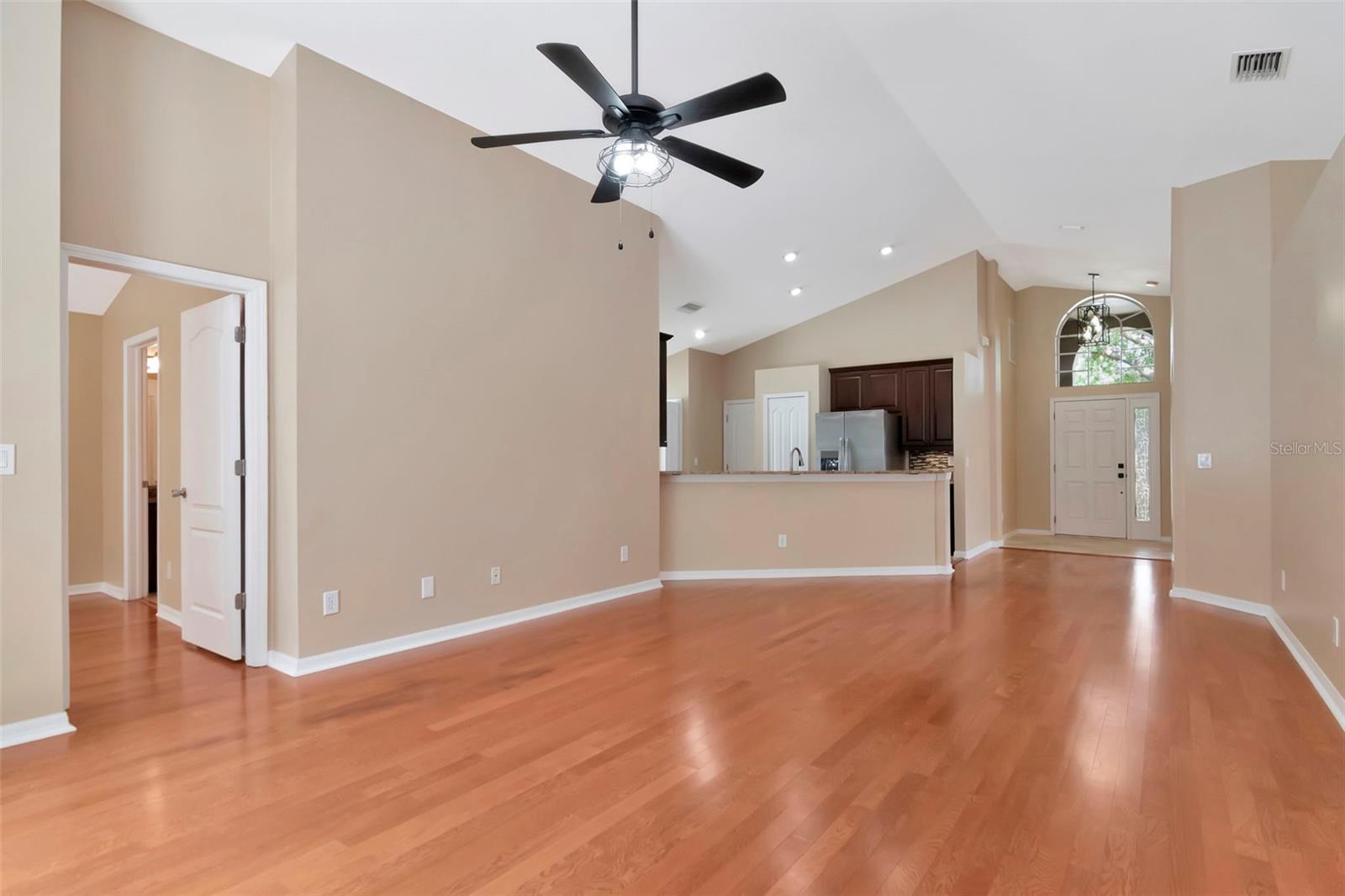 Listing photo id 26 for 3201 Dunstable Drive