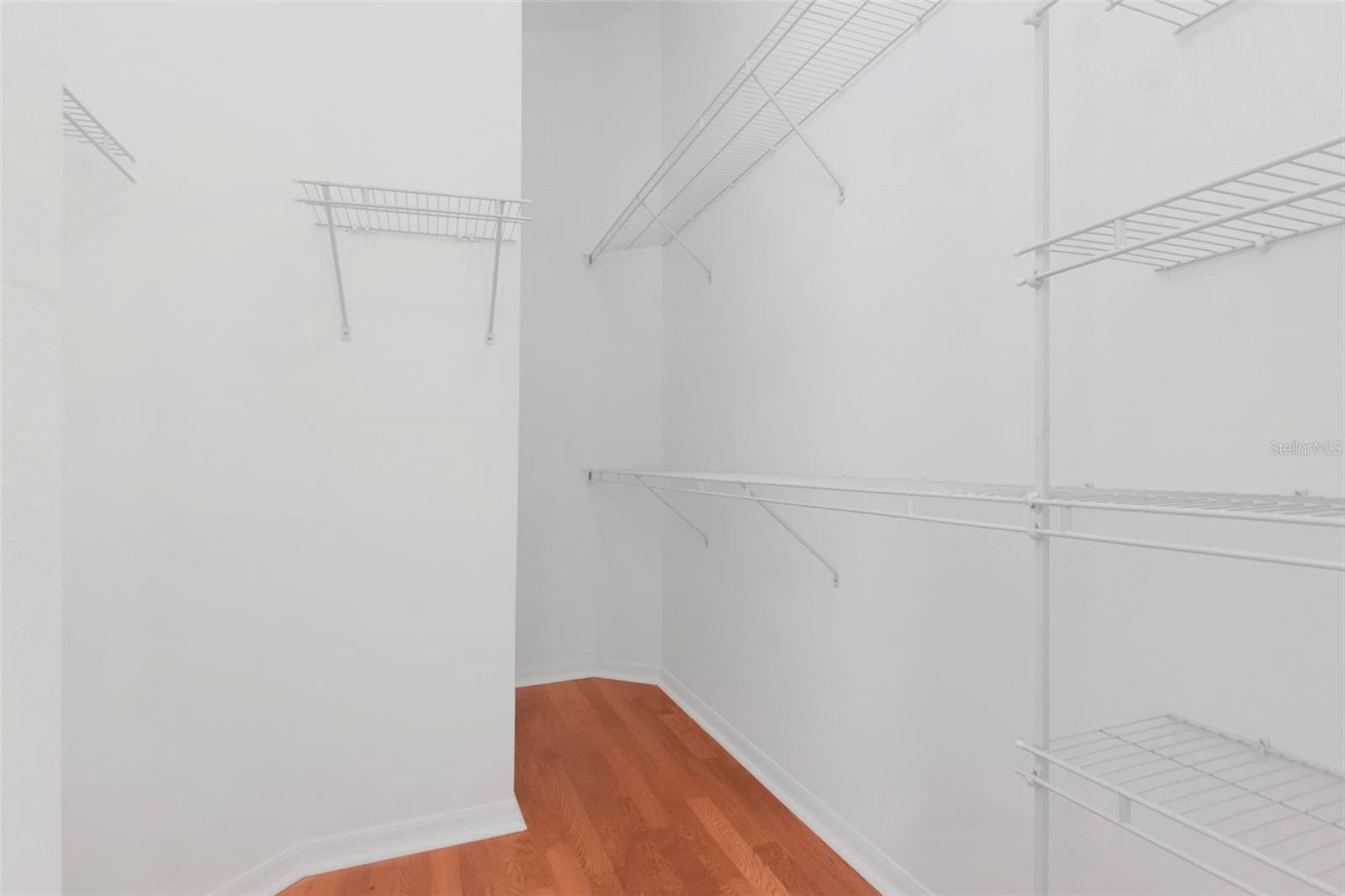 Listing photo id 30 for 3201 Dunstable Drive