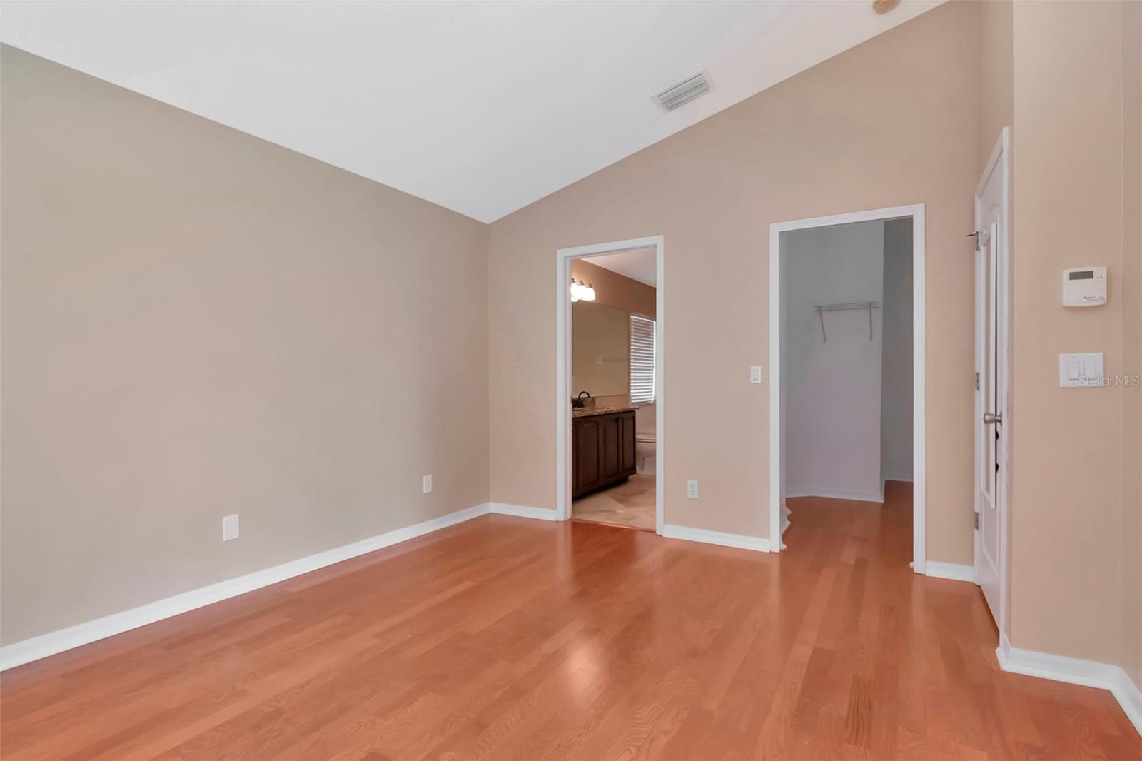 Listing photo id 31 for 3201 Dunstable Drive