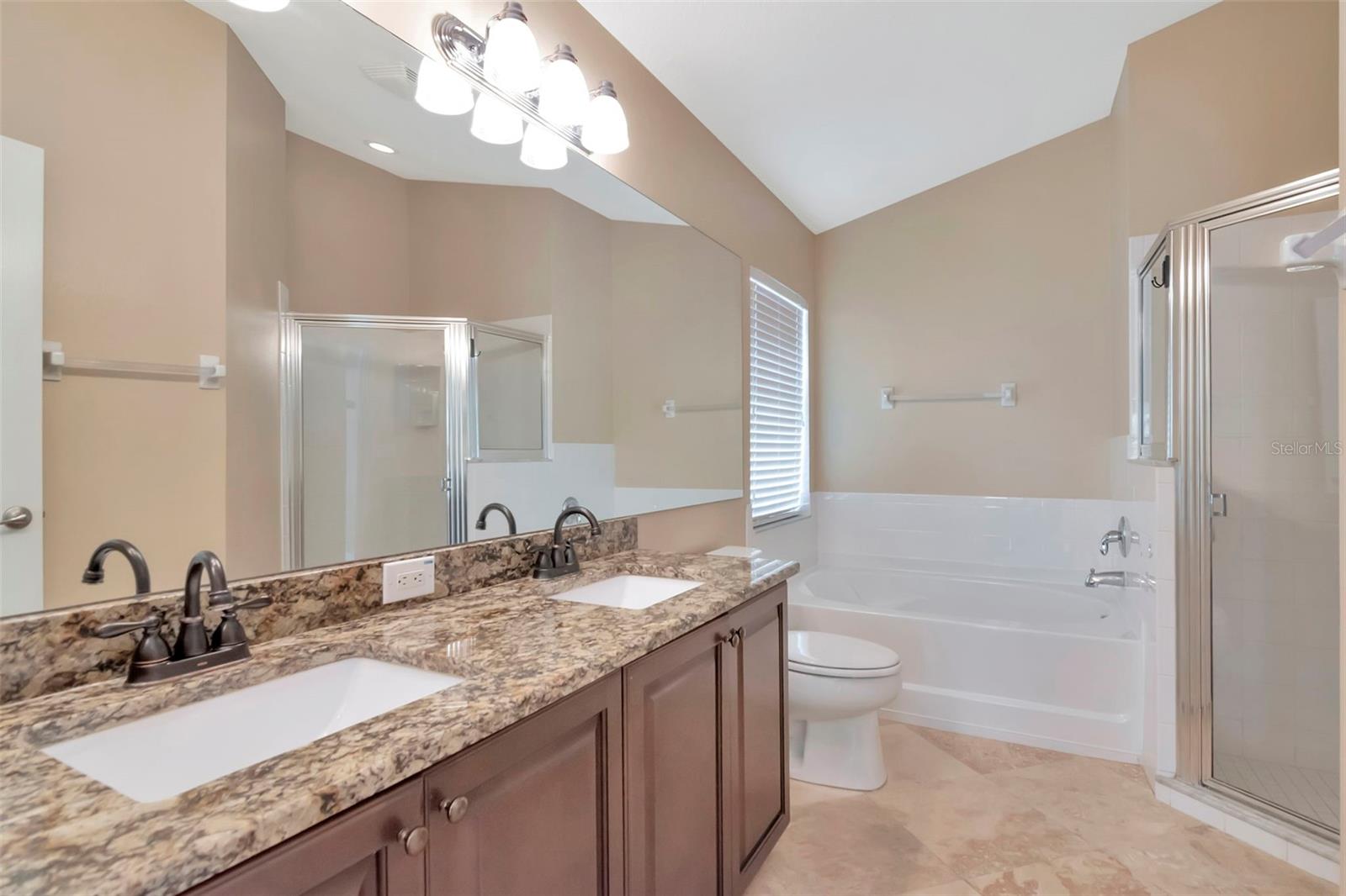 Listing photo id 33 for 3201 Dunstable Drive