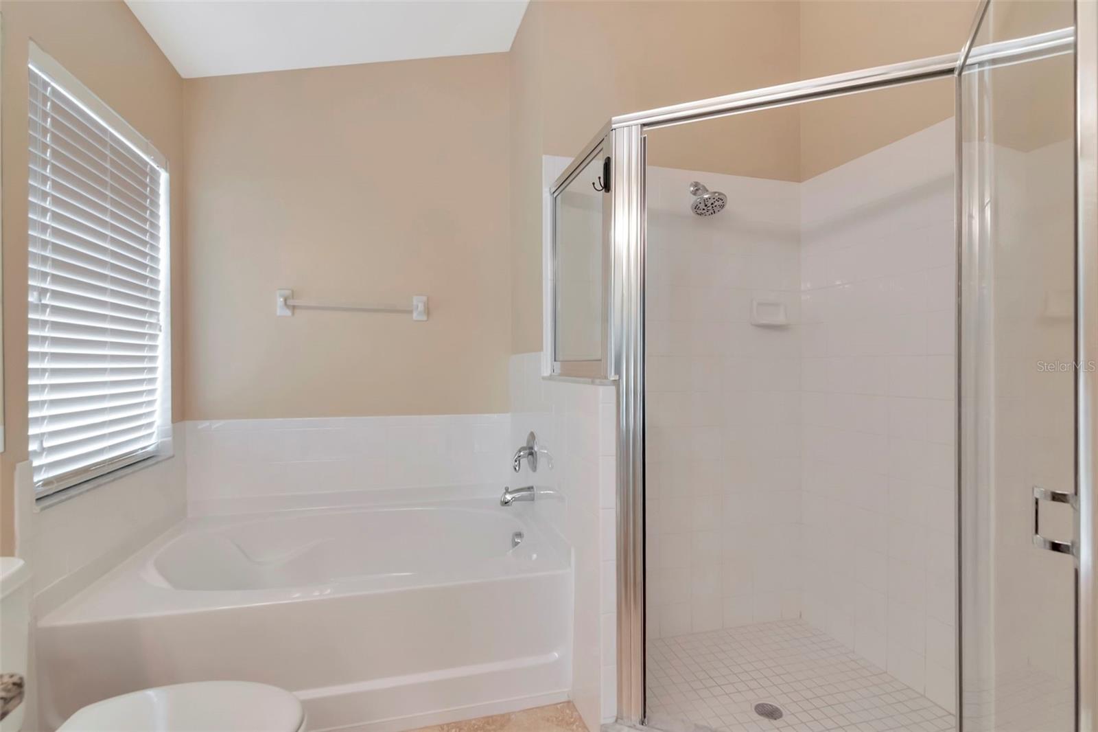 Listing photo id 34 for 3201 Dunstable Drive