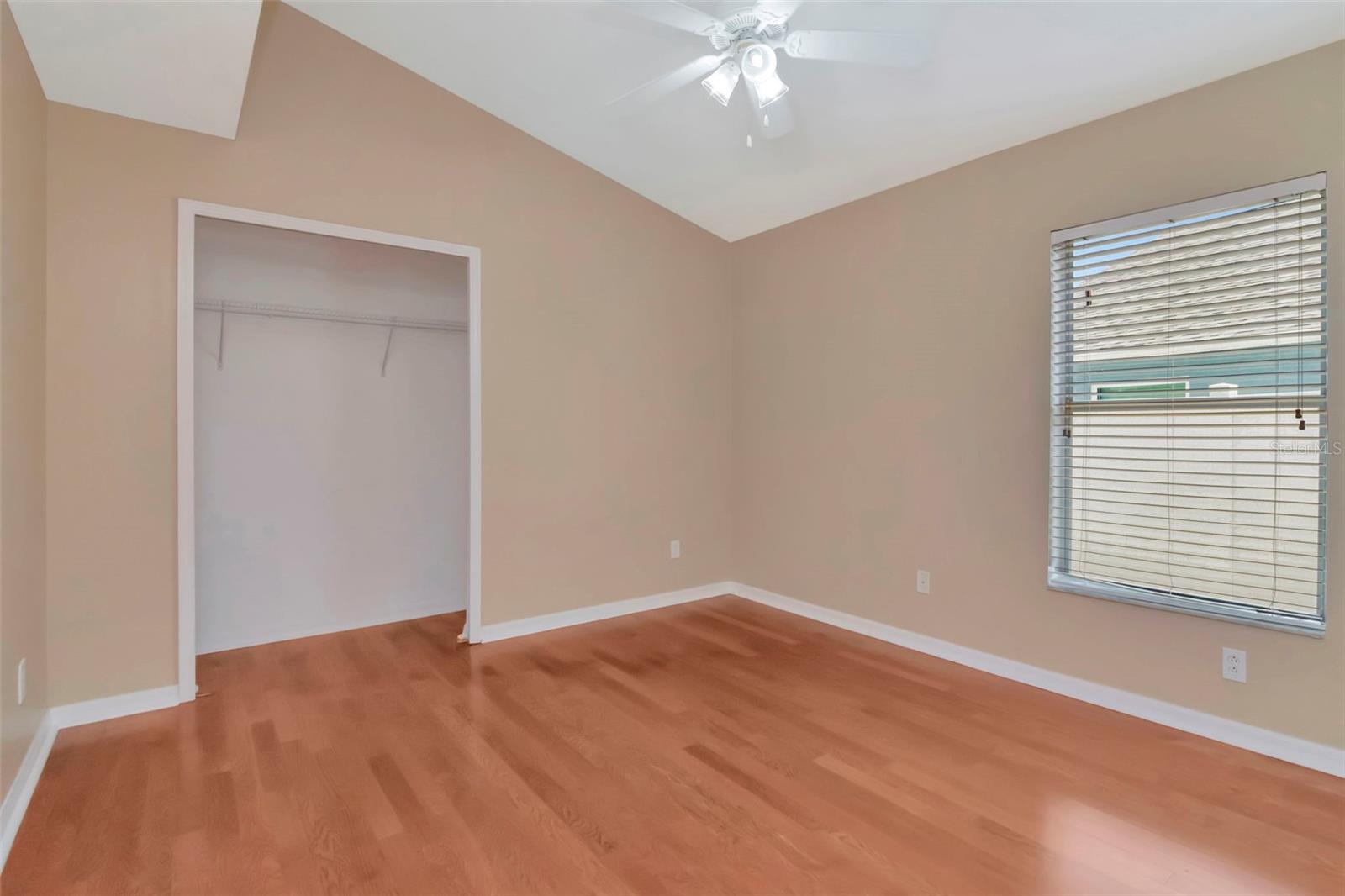 Listing photo id 35 for 3201 Dunstable Drive