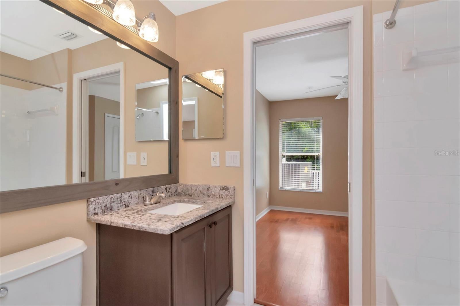 Listing photo id 39 for 3201 Dunstable Drive