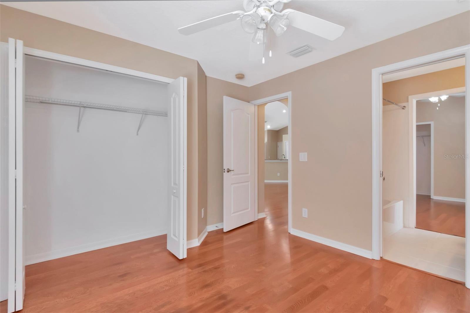 Listing photo id 41 for 3201 Dunstable Drive