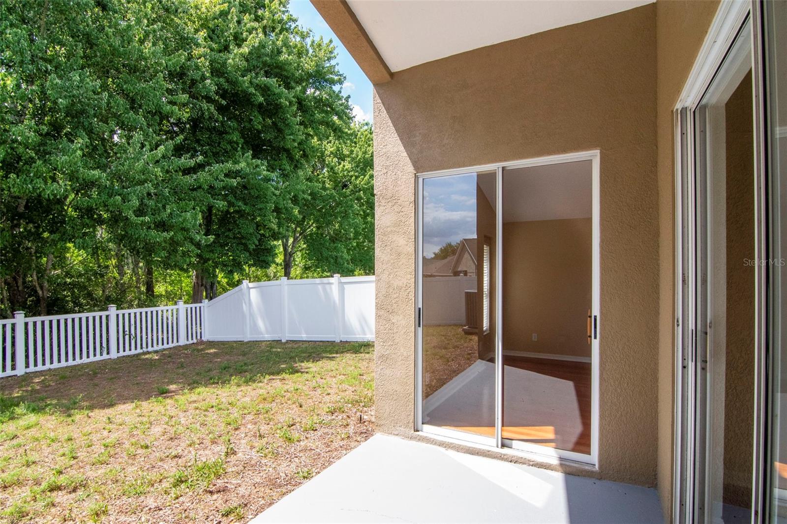 Listing photo id 43 for 3201 Dunstable Drive