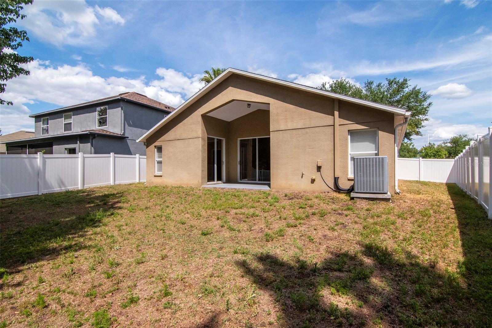 Listing photo id 49 for 3201 Dunstable Drive