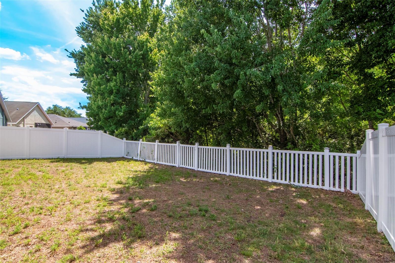 Listing photo id 52 for 3201 Dunstable Drive