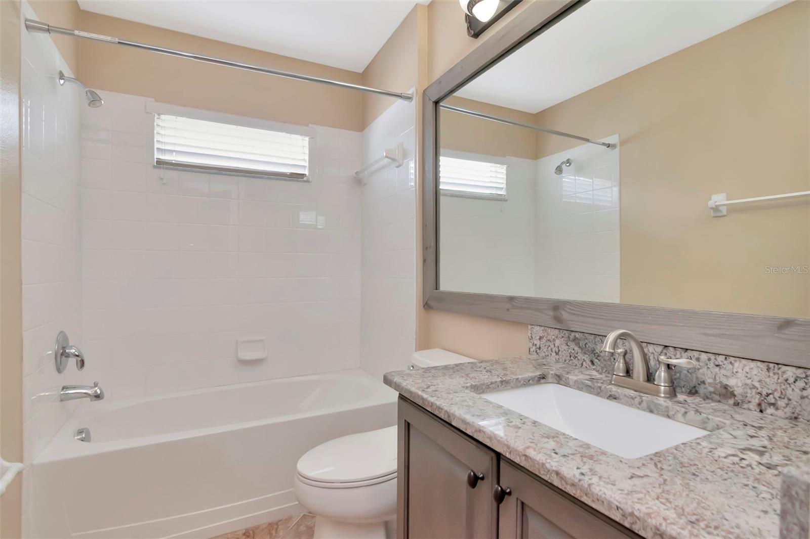 Listing photo id 4 for 3201 Dunstable Drive